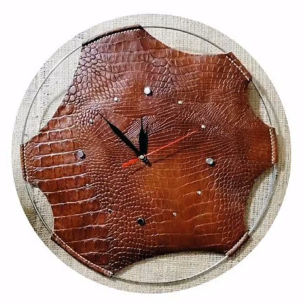 ساعت دیواری چرم