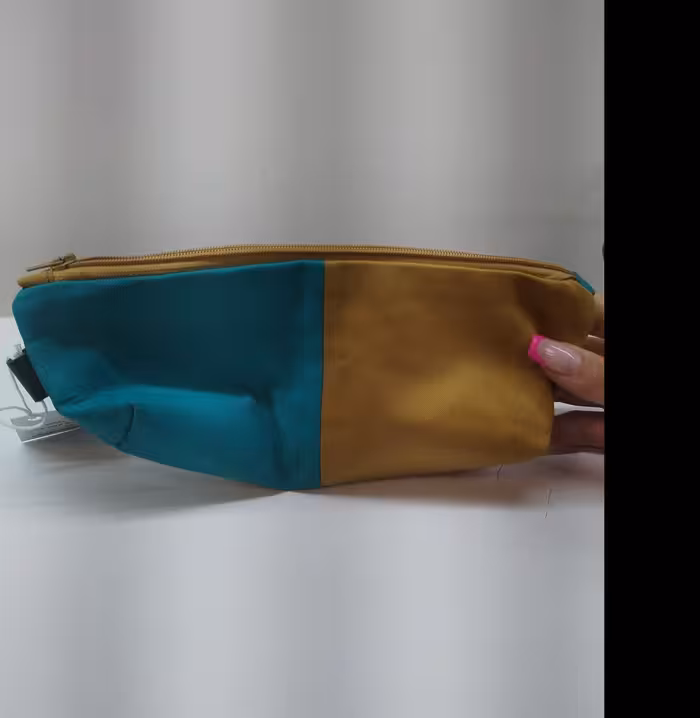 جامدادی پارچه ای مثلثی مدل جوانه رنگ سبز آبی شتری