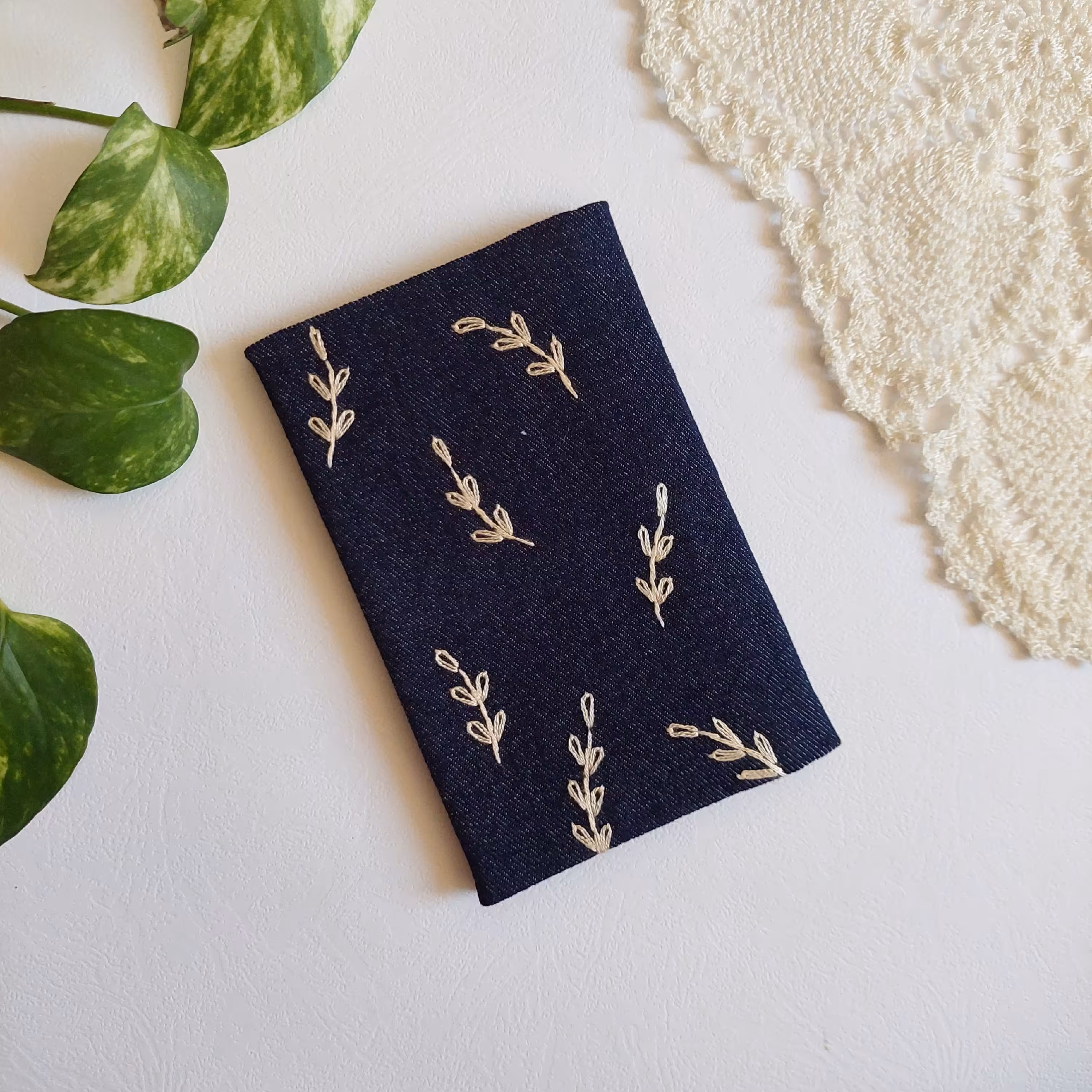 جای دستمال کاغذی گلدوزی شده با دست طرح گندم