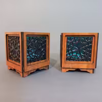 شمعدان طرح گره چینی (یک جفت)  کار دست   به رنگ سبز (پس کرایه)