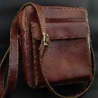 کیف رودوشی مردانه چرم دستدوز 