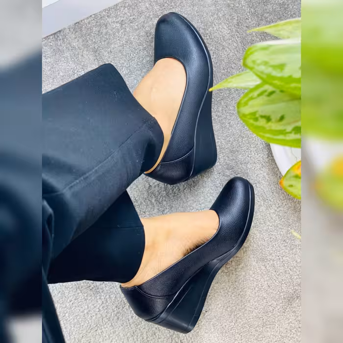 کفش مجلسی چرم زنانه فوق العاده شیک و راحت و طبی با ضمانت کیفیت سایز بندی 36 تا 41 رنگ مشکی
