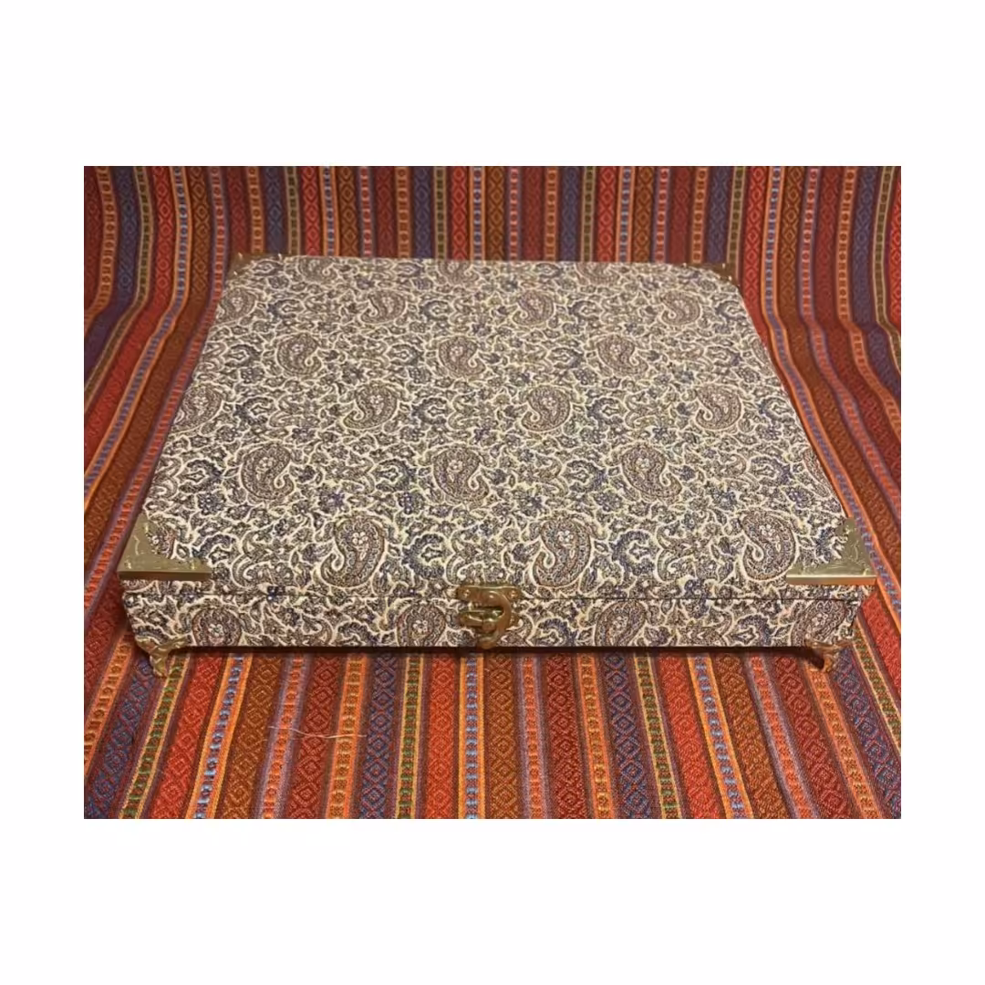 جعبه خشکبار و هدیه 