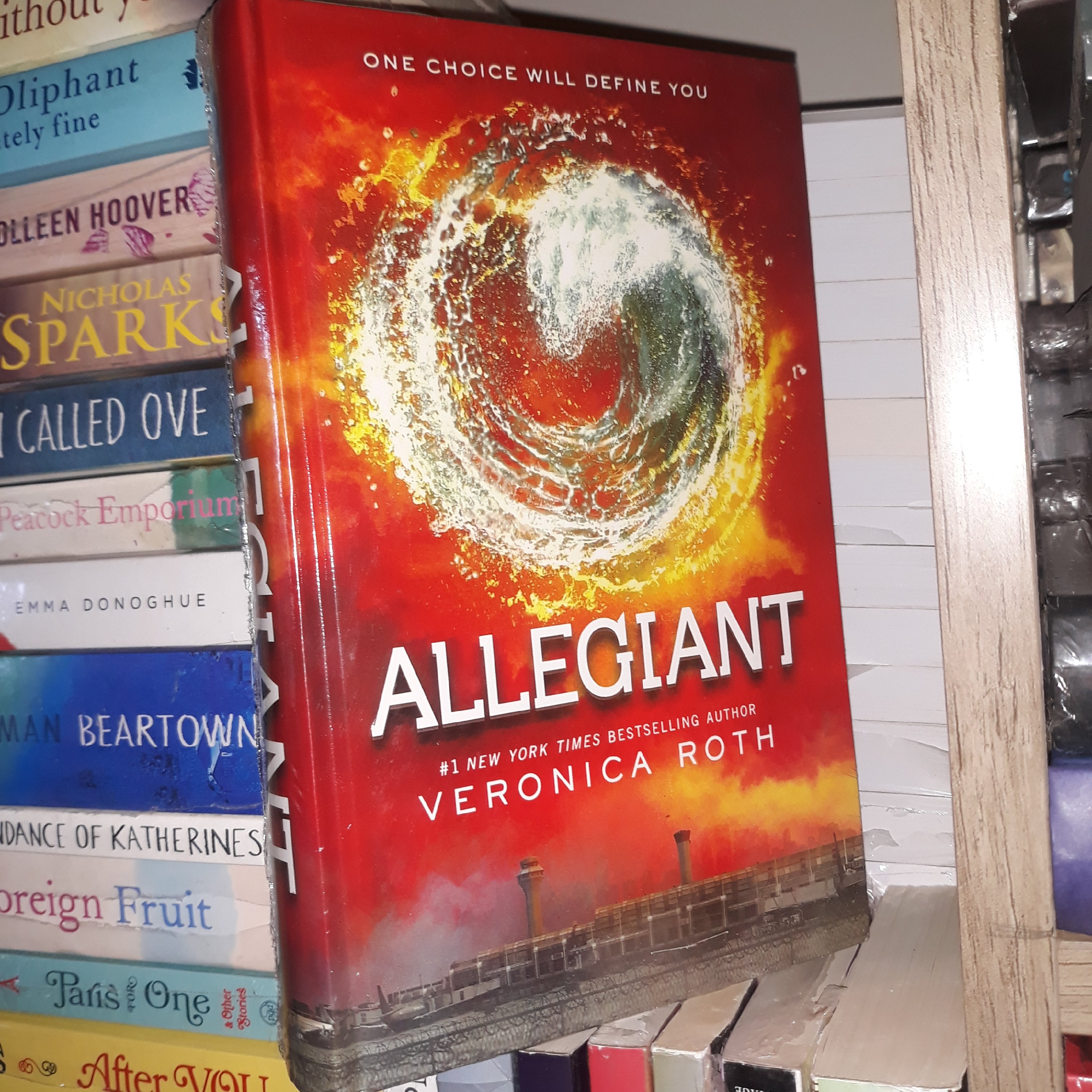 کتاب زبان اصلی Allegiant (هم پیمان)