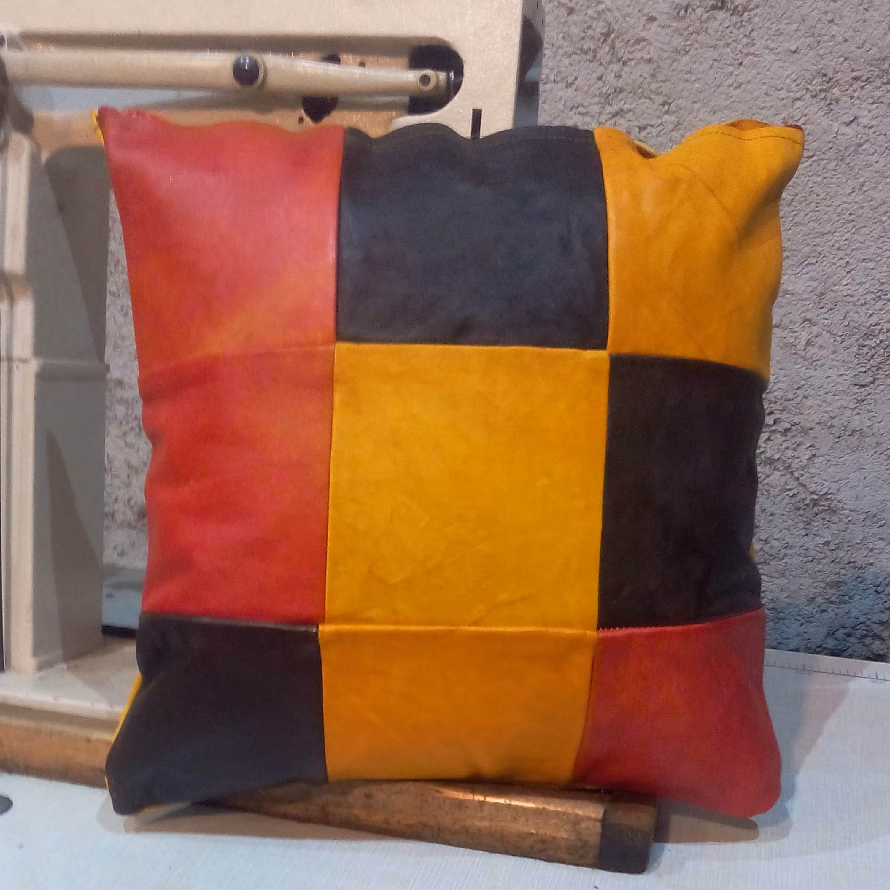 کاور کوسن چرم کد 8