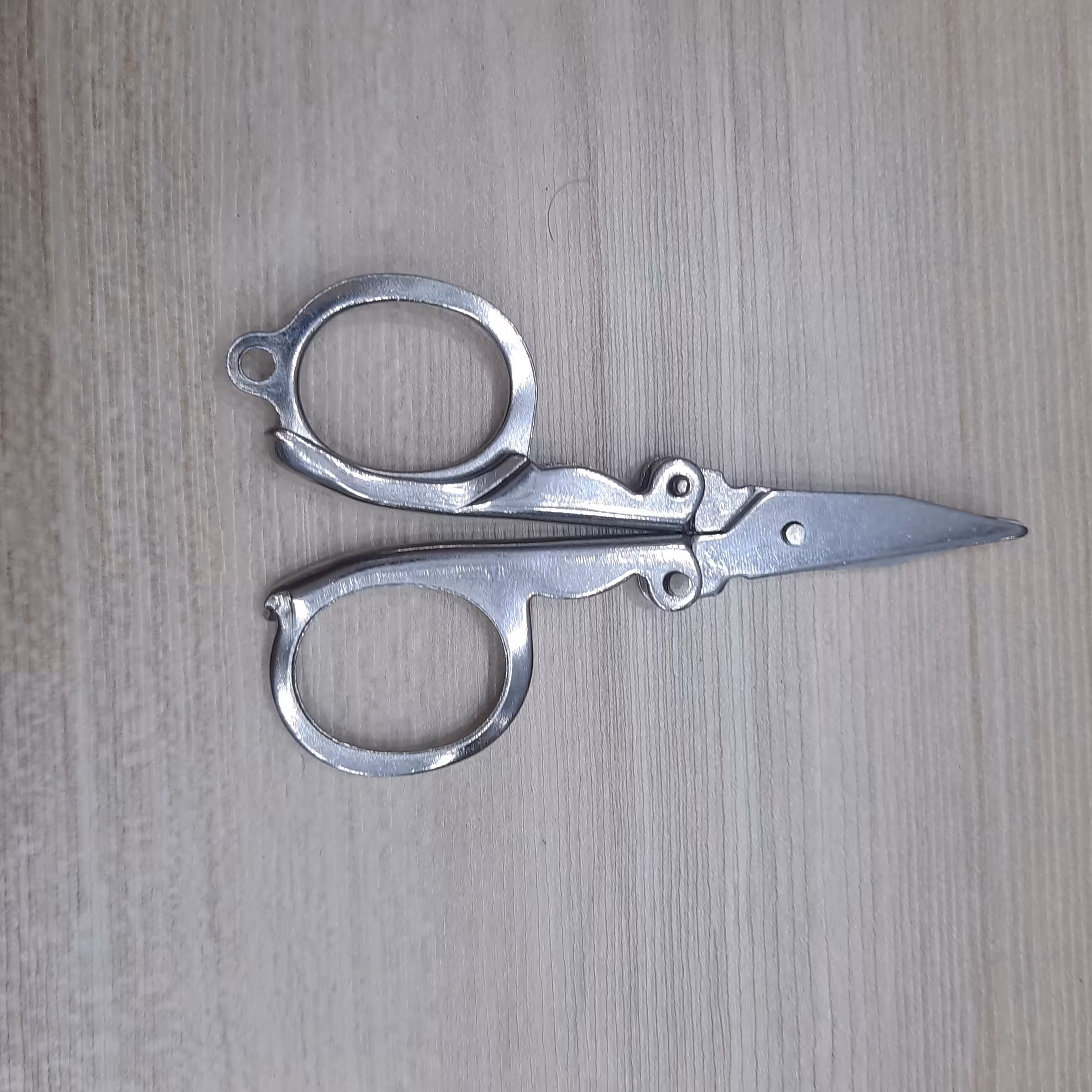 قیچی تاشو قیچی کوچک قیچی جیبی قیچی ابرو قیچی سیبیل