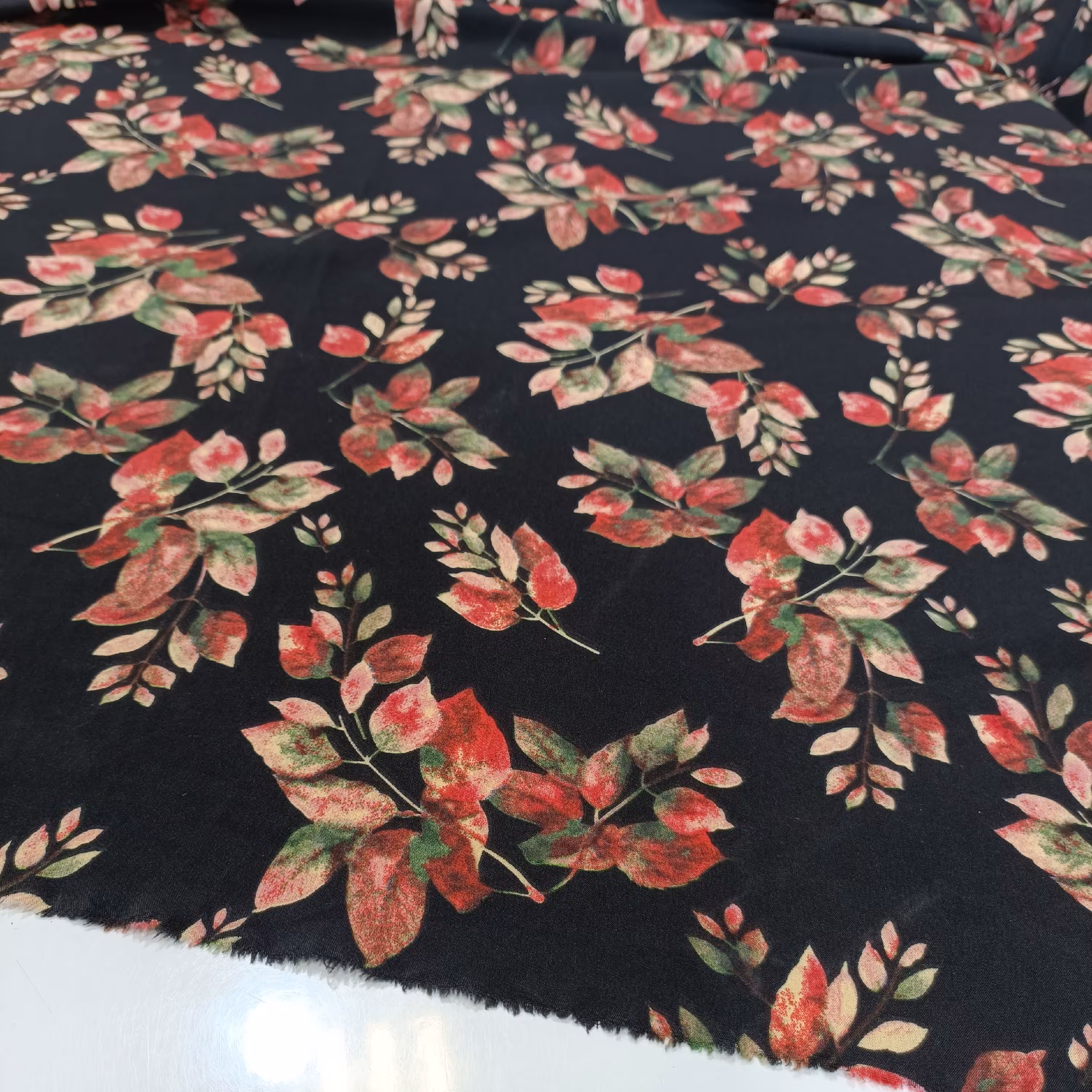 پارچه کرپ سوپرسافت مناسب شومیز پیراهن 