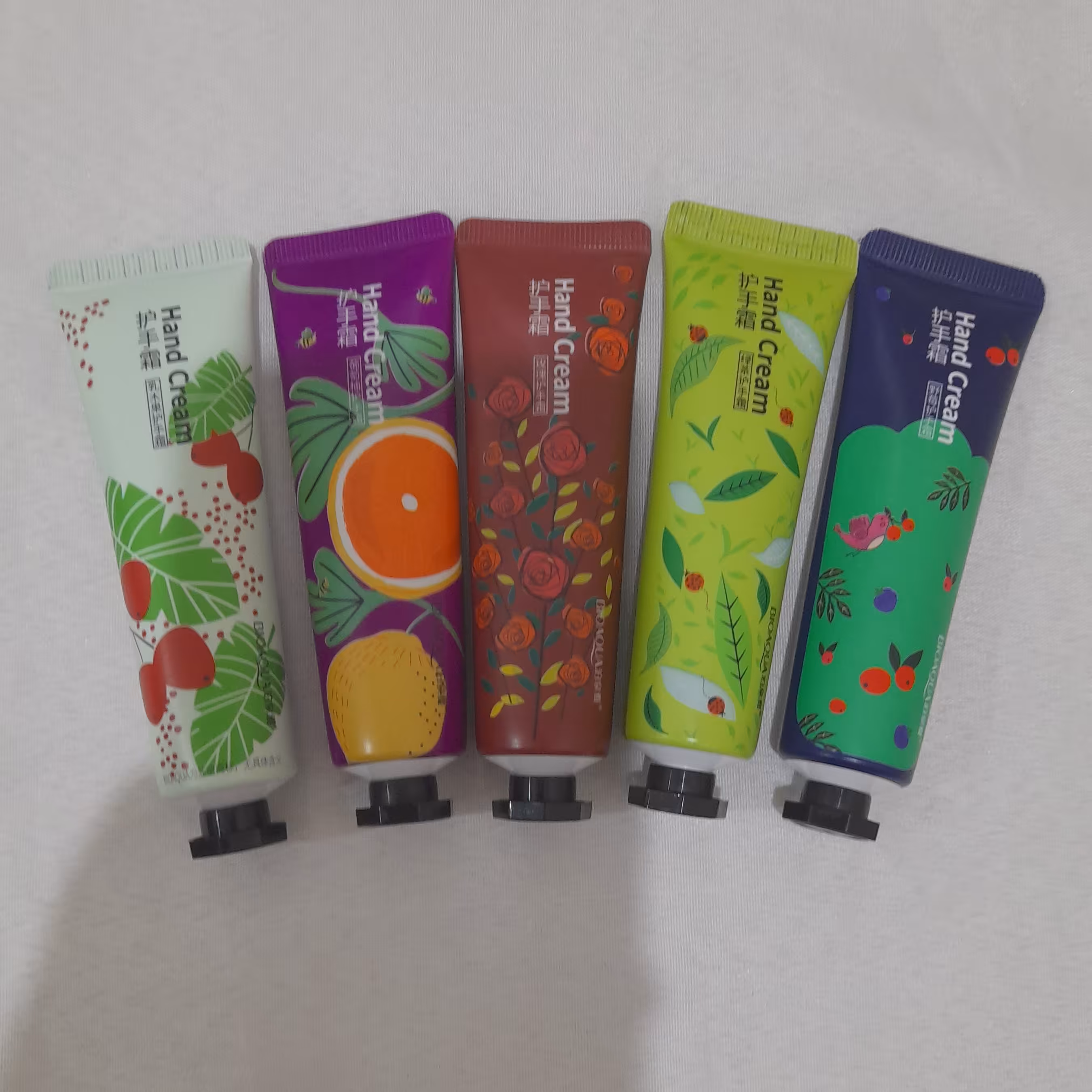 کرم نرم کننده میوه ای و گل