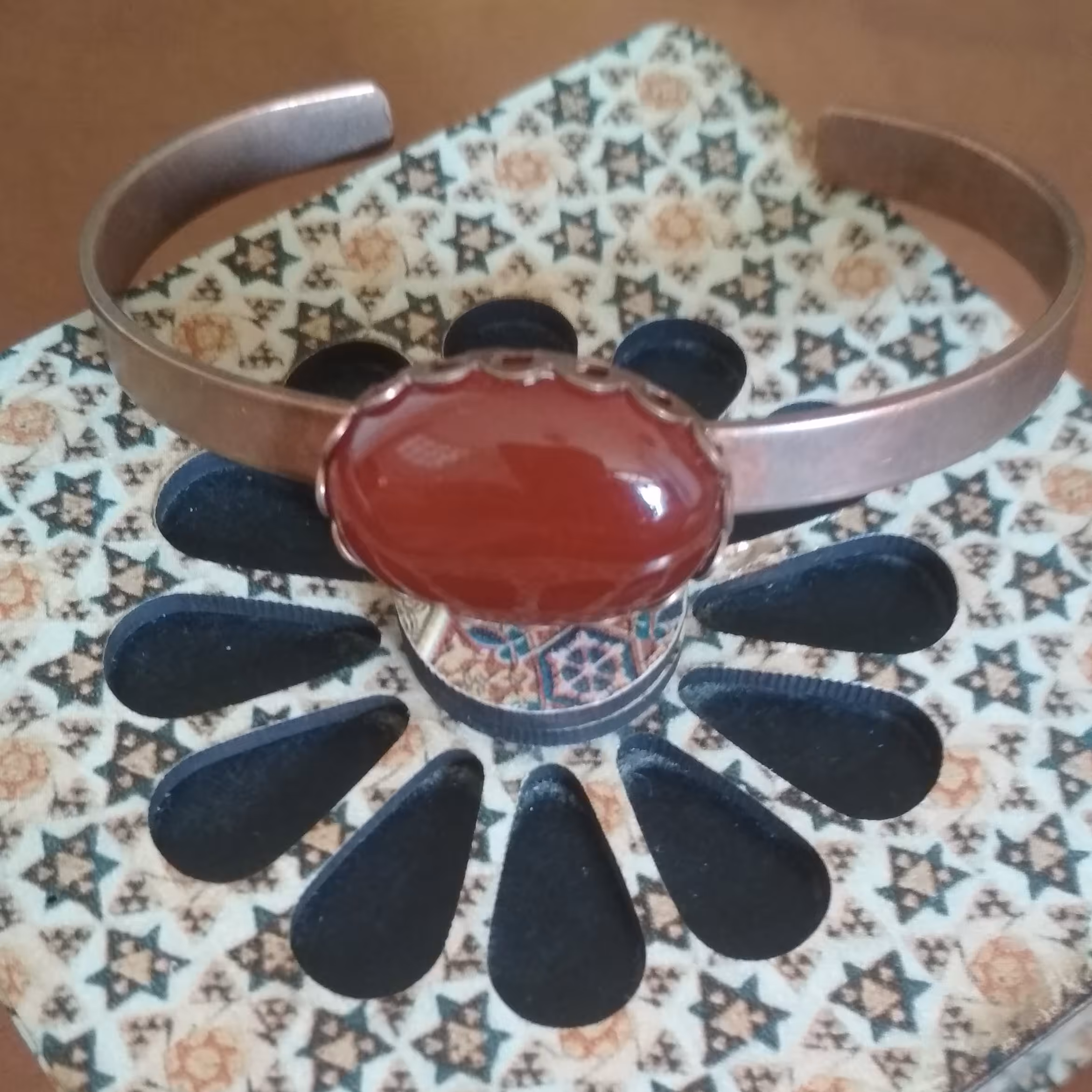 دستبند مسی عقیق قرمز افقی