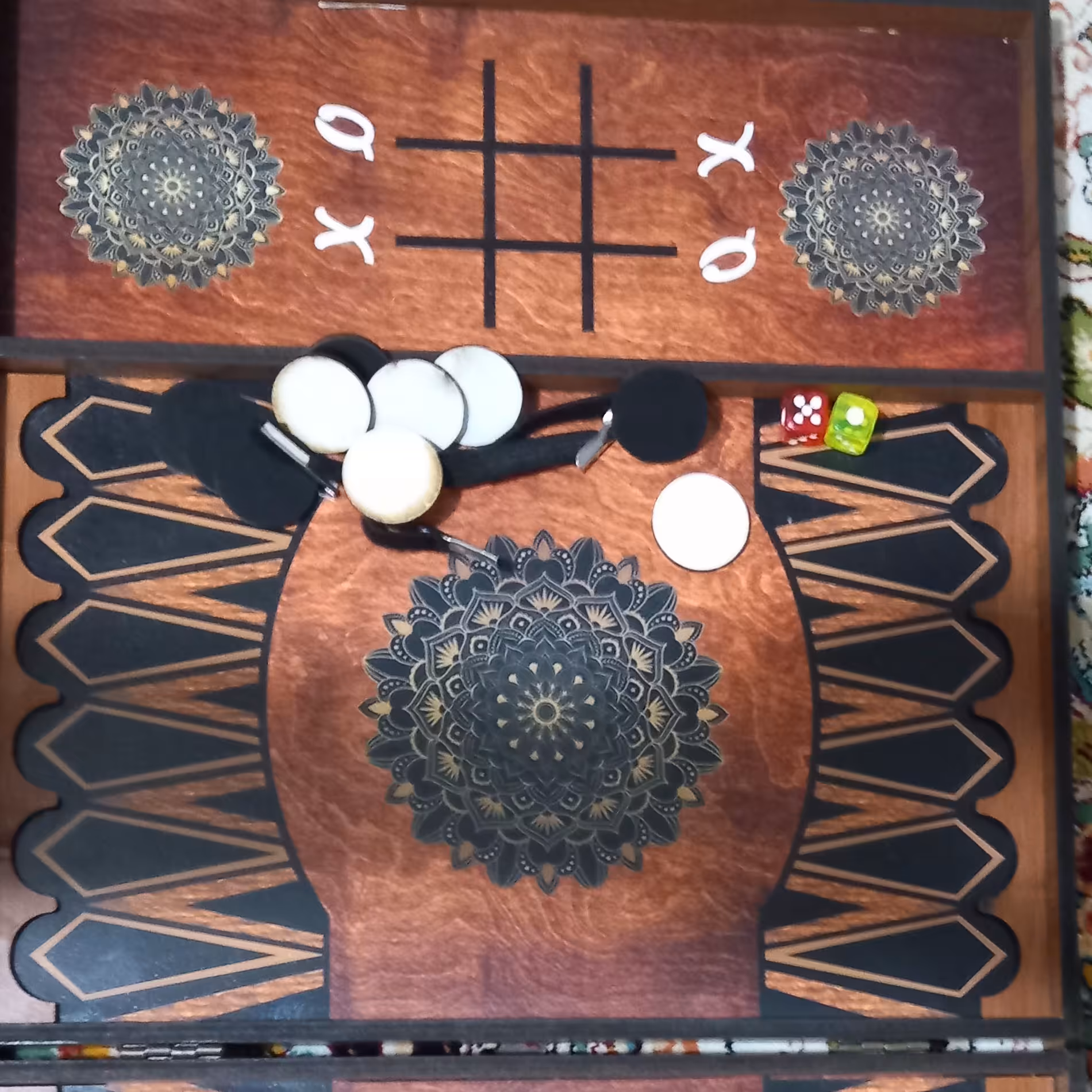 بازی فکری شطرنج و منچ و....