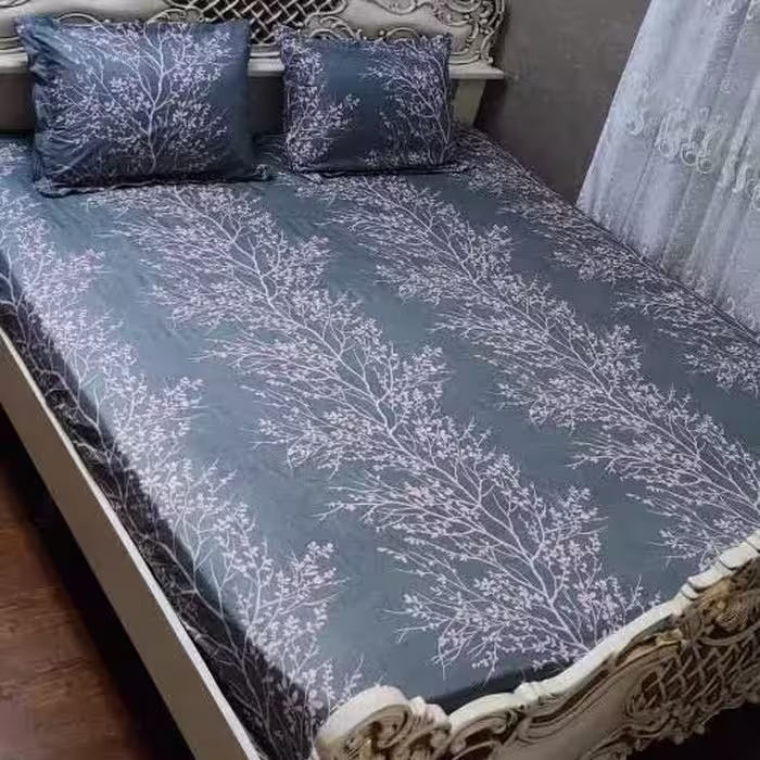 ملحفه  کشدار دونفره طرح زمینه طوسی برگ گلبهی گل بهی رنگ ثابت ضمانتی