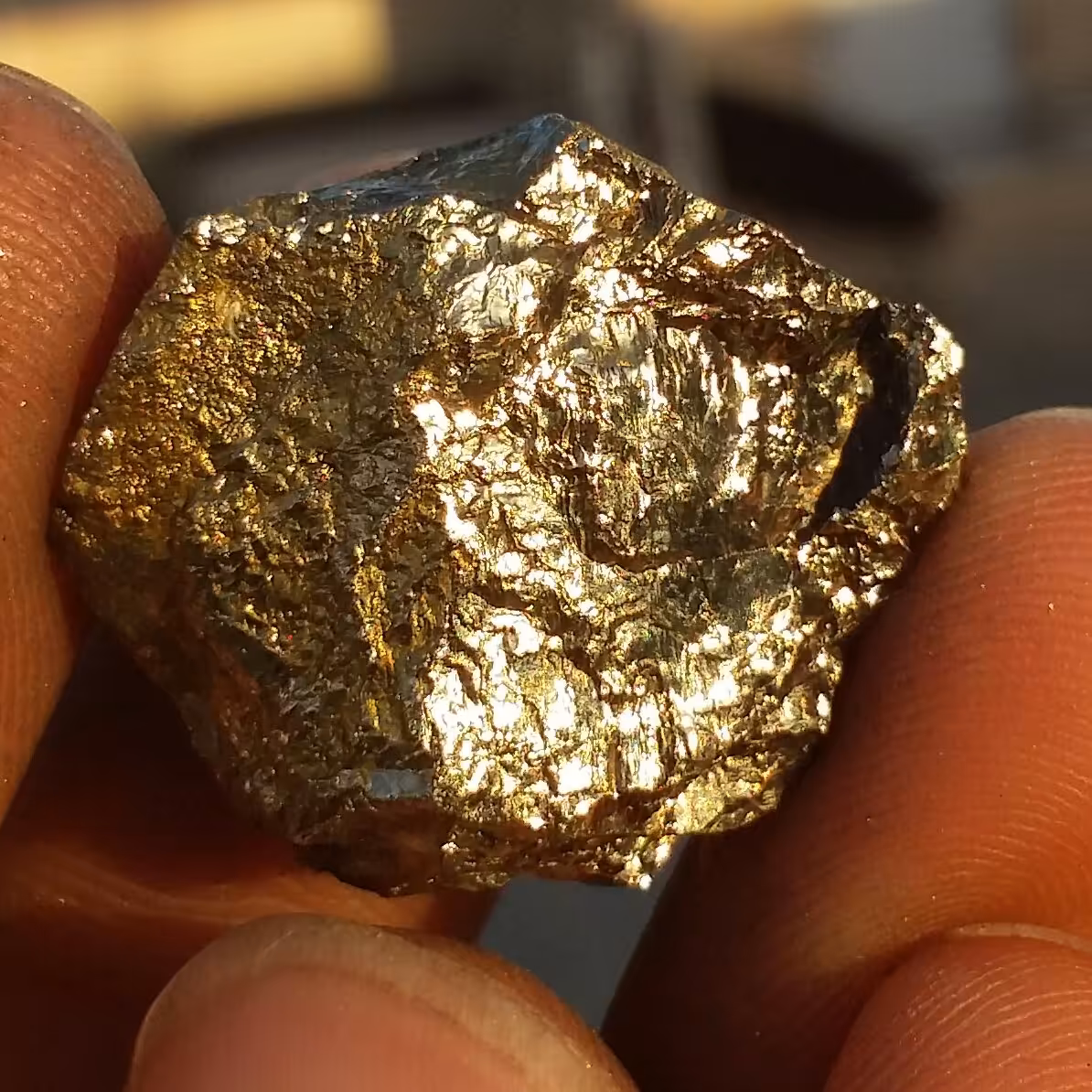 سنگ راف حبه شده پیریت طلایی ملقب به سنگ طلا 100 در 100 طبیعی شاهکار خلقت
بی نظییییییر
کد 8916