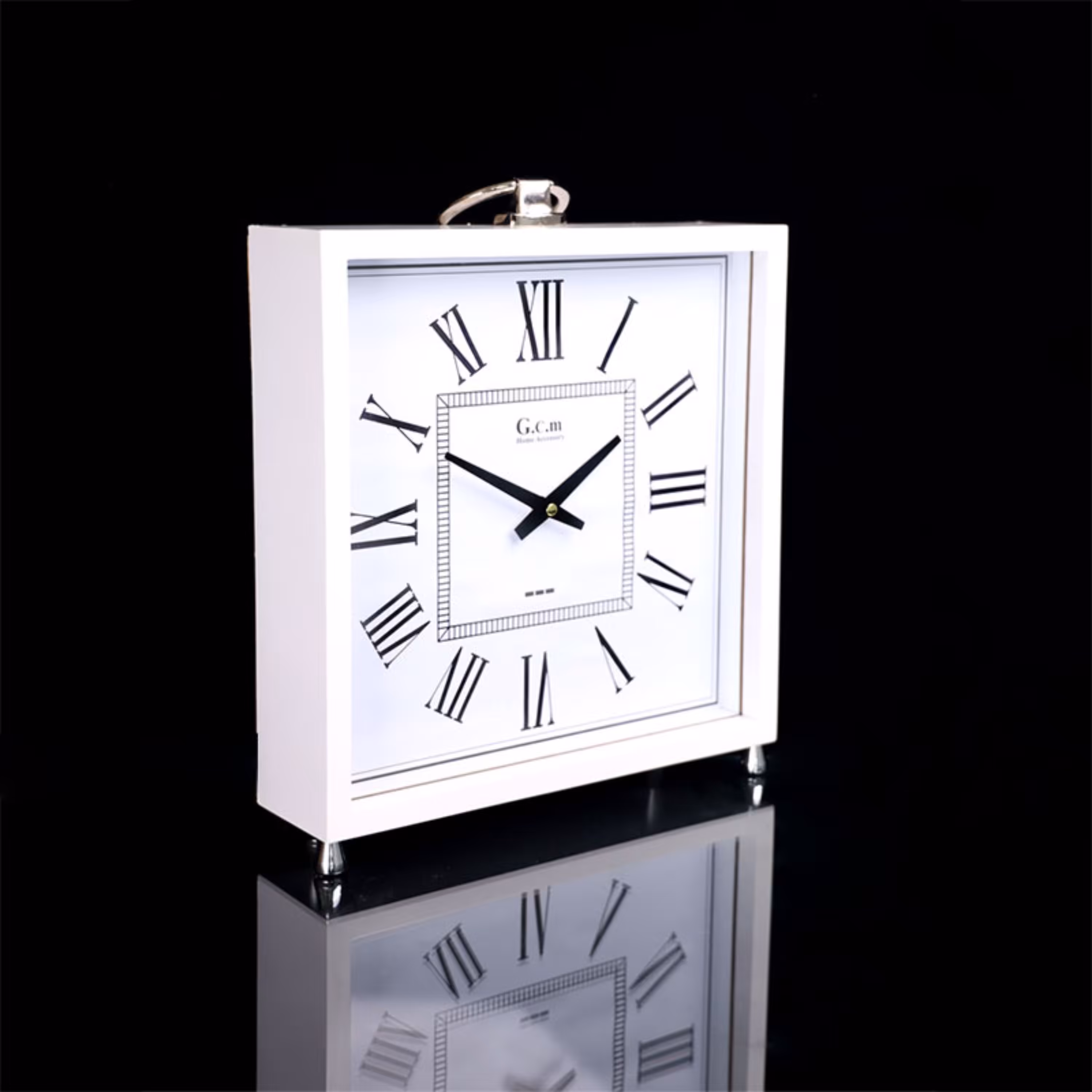 ساعت رومیزی سفید چوبی 25 در 25