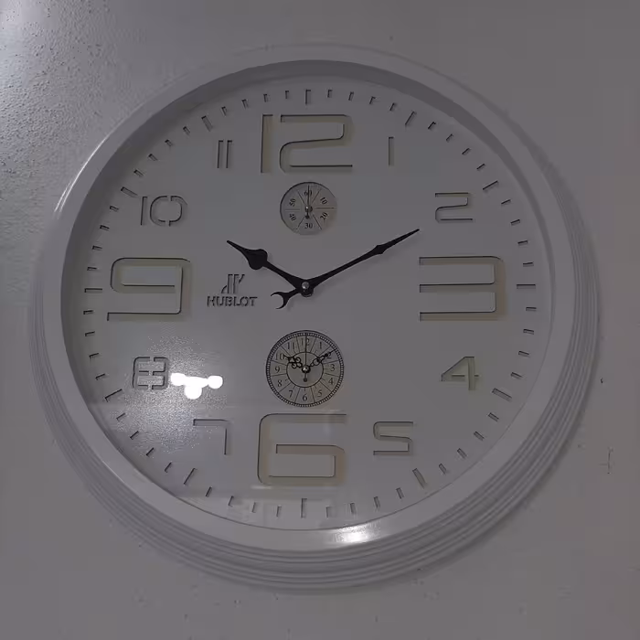 ساعت دیواری سه موتوره مارک هابلوت رنگ سفید 