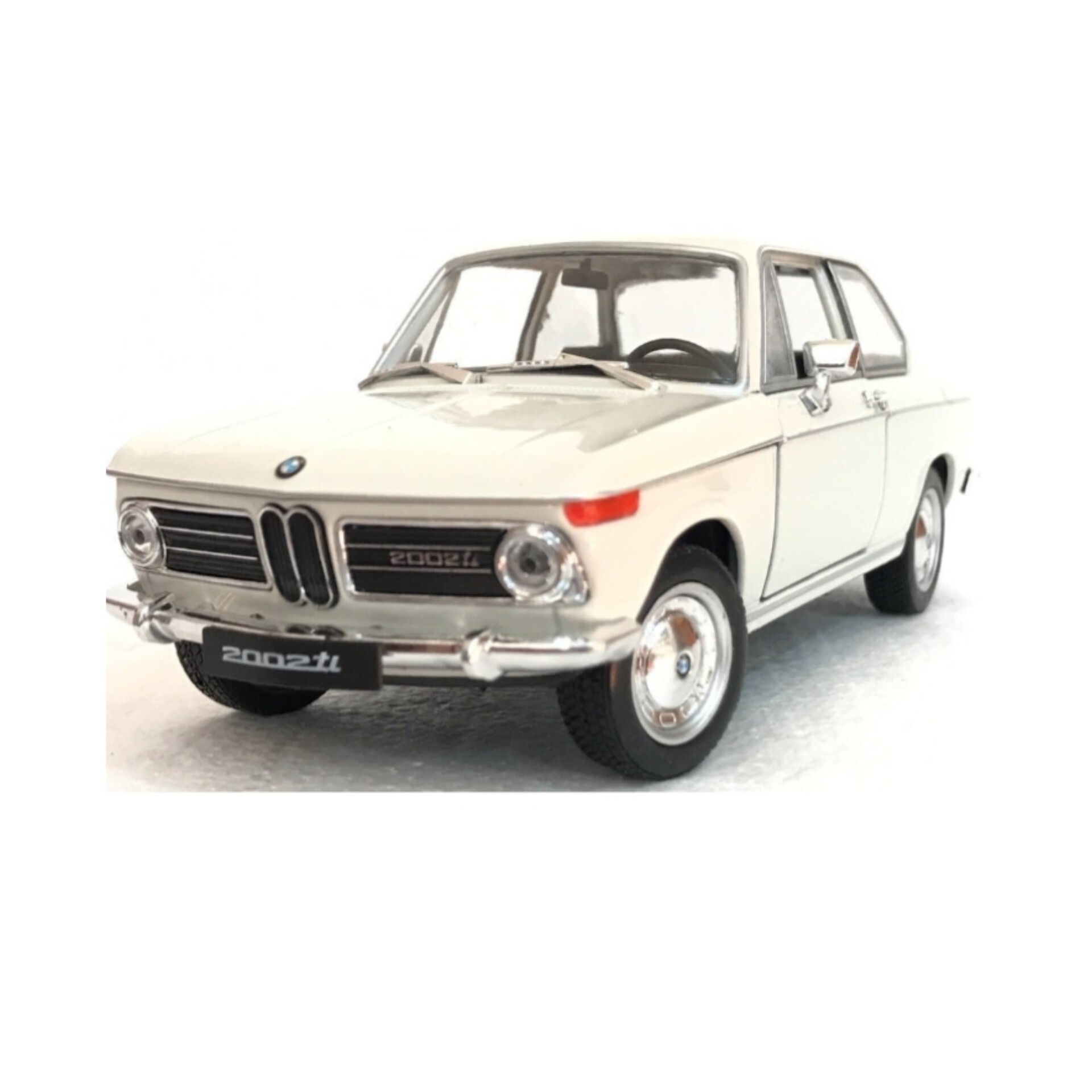 ماکت ماشین فلزی bmw 2002 سفید  ویلی 124