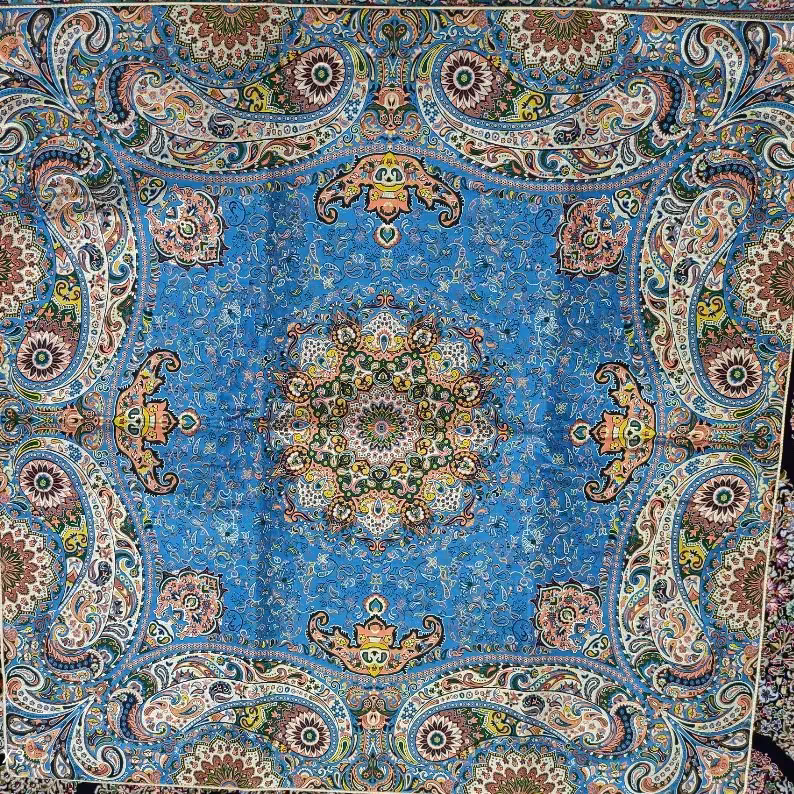 رومیزی شاهپسند آبی