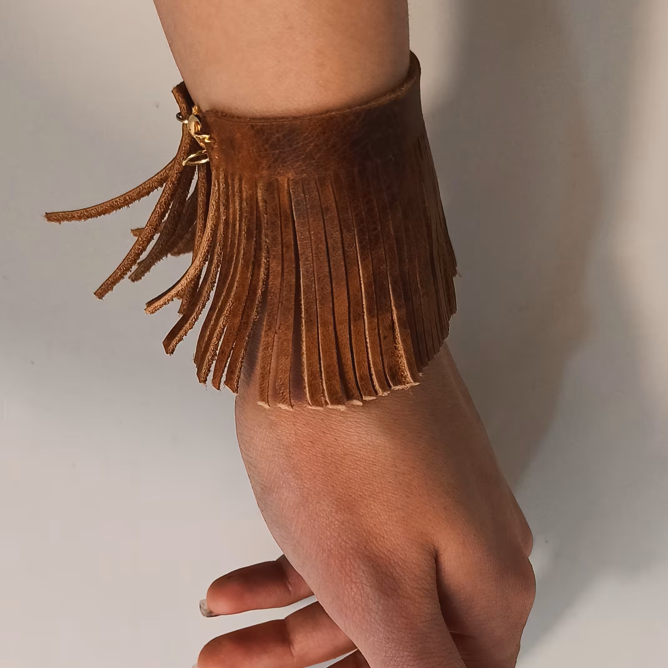 دستبند چرم طبیعی