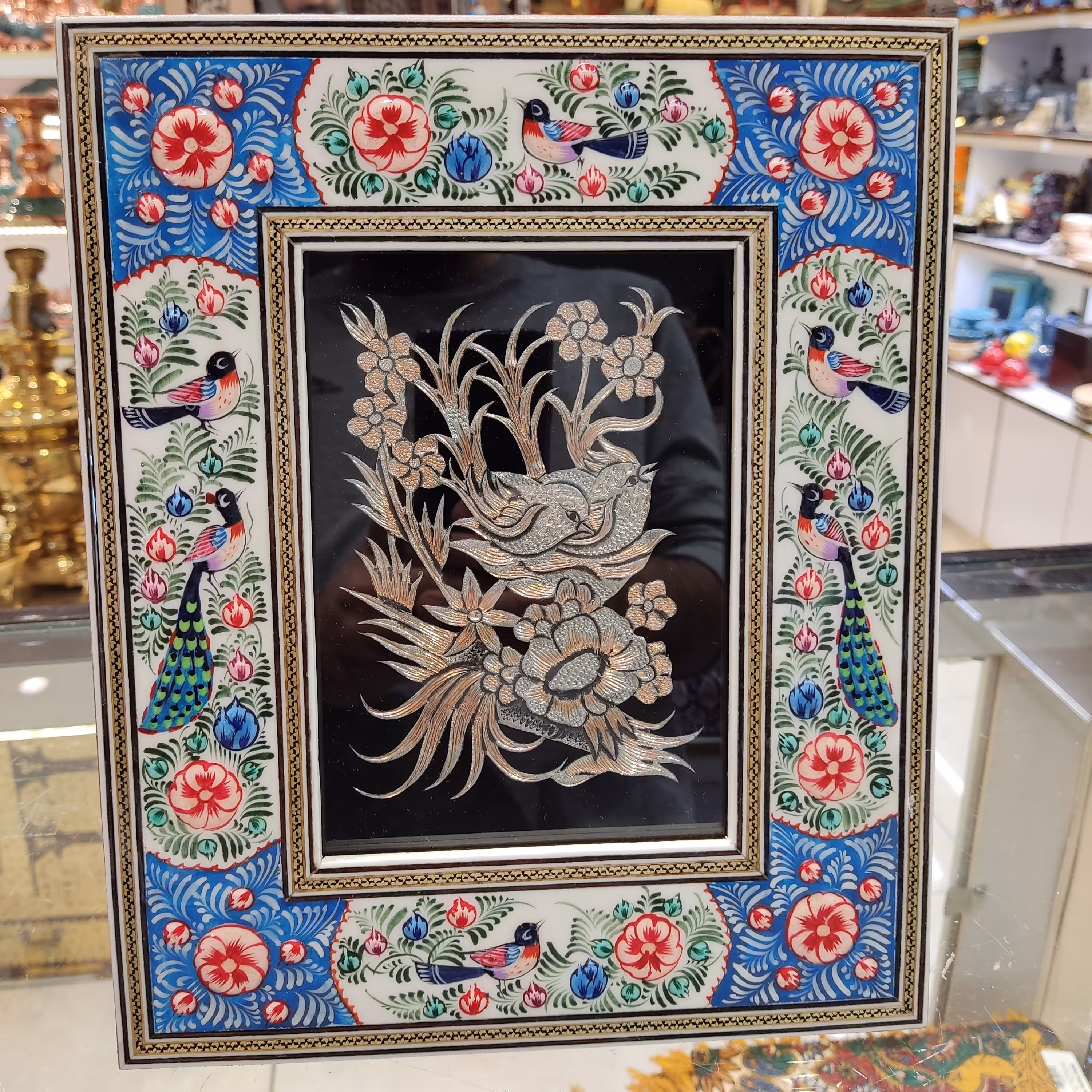 تابلو دورنقاشی خاتم کاری با پلاک مسی قلمزنی سایز 23در28