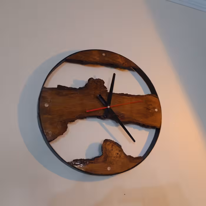 ساعت دیواری چوبی 