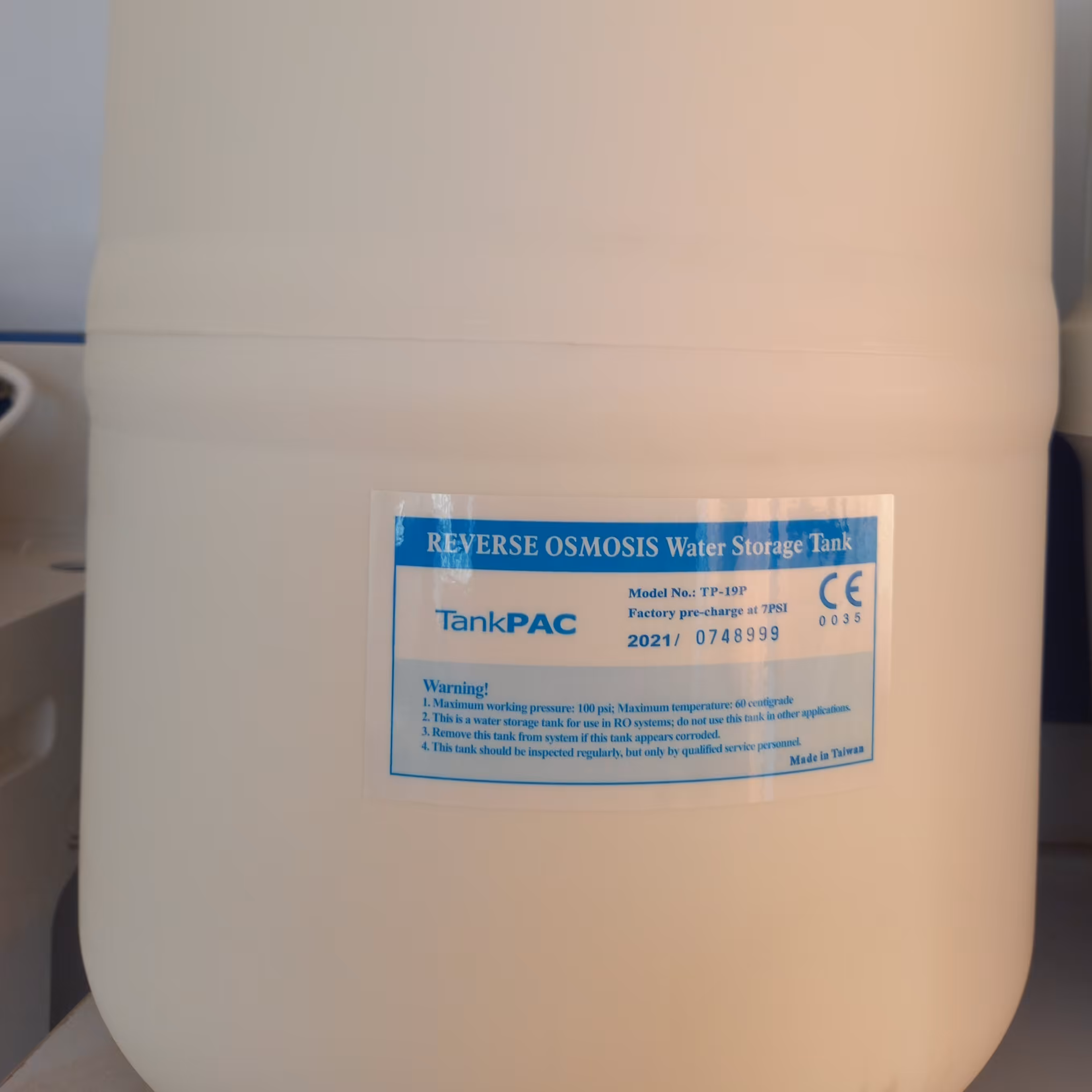 مخزن دستگاه تصفیه آب مدل tp-19p تانک پک. 5 گالن(19 لیتری)اورجینال تایوان همراه با شیر مخزن (ارسال رایگان )