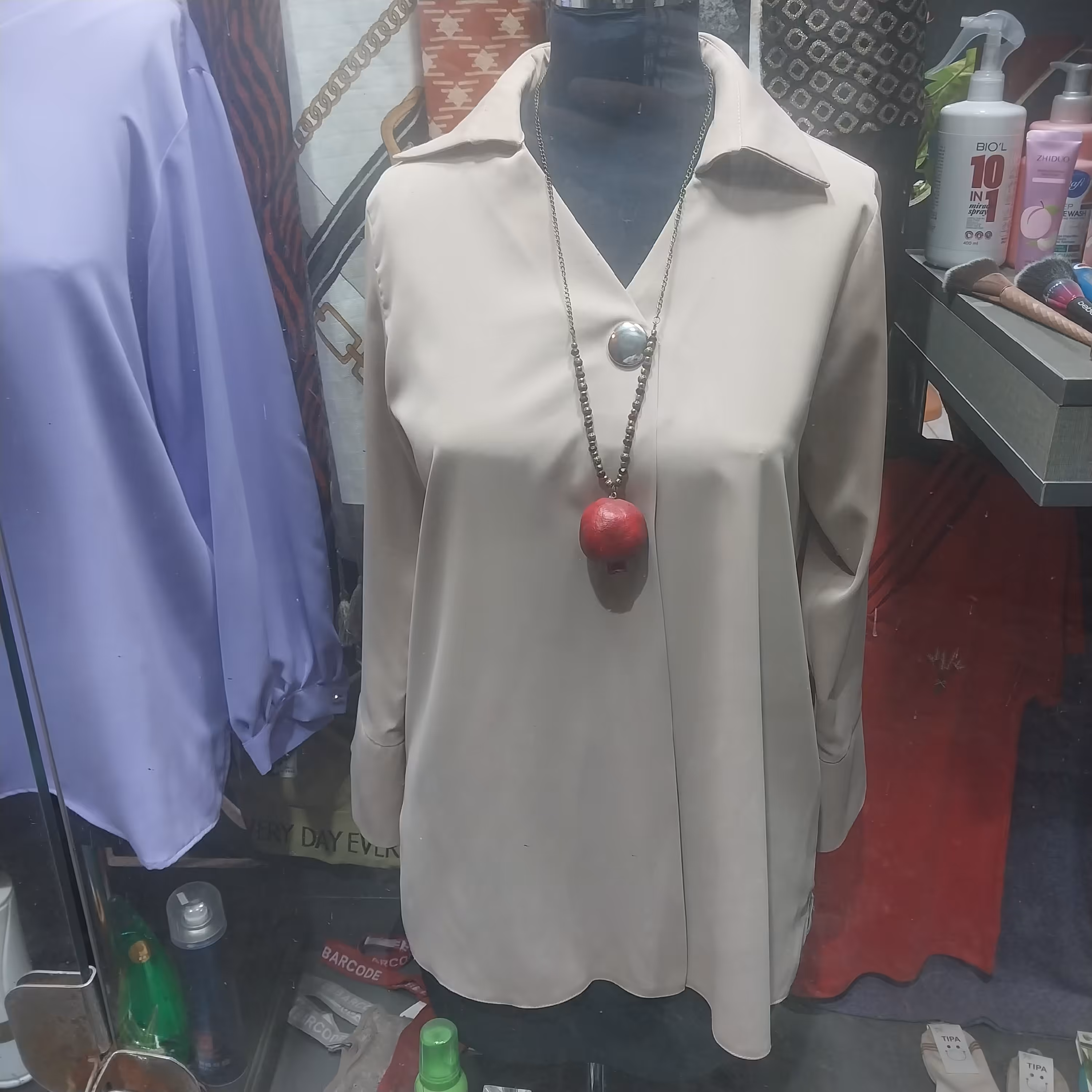 شومیز زن