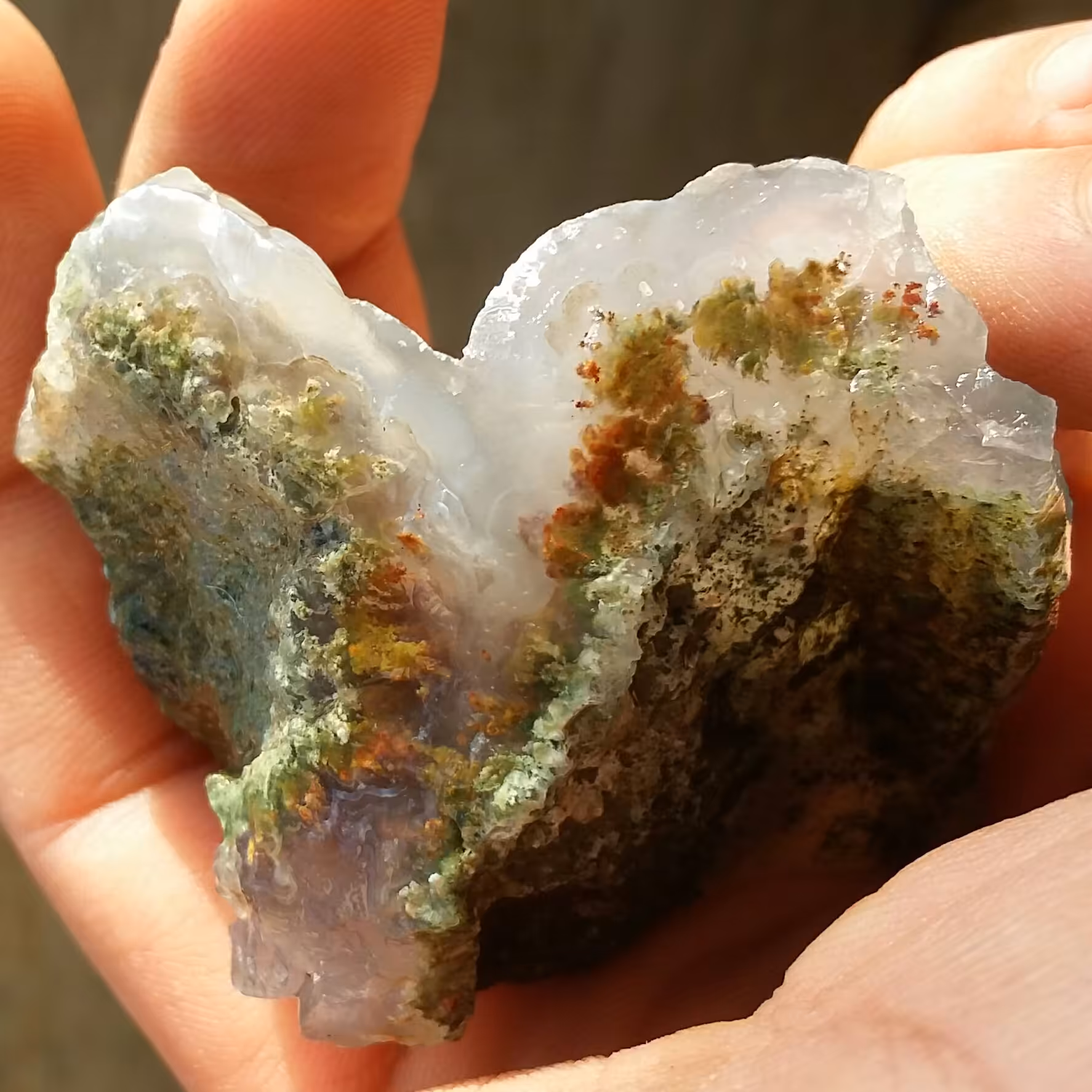 سنگ راف عقیق شجر منظره 7رنگ محشر 100 در صد طبیعی شاا ااهکار خلقت
نمونه ای خاص و منحصر به فرد
