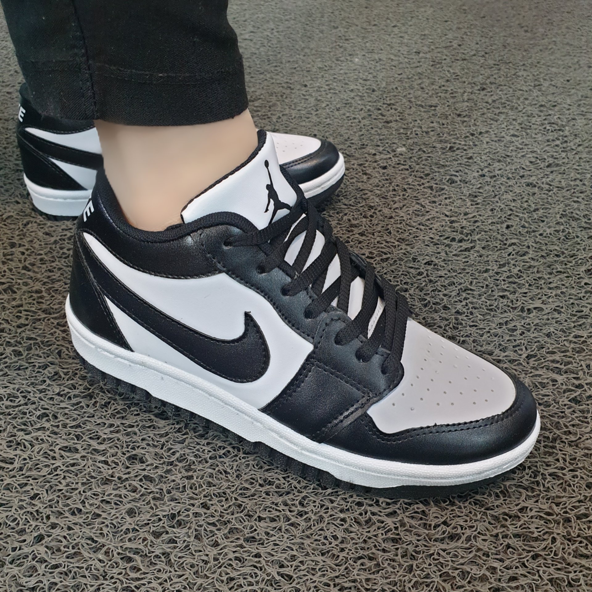 کتونی نایک جردن دخترانه و زنانه کفش نایکی ونس اسپرت اسپورت طبی شیک nike jordan ورزشی چرم بندی لژدار