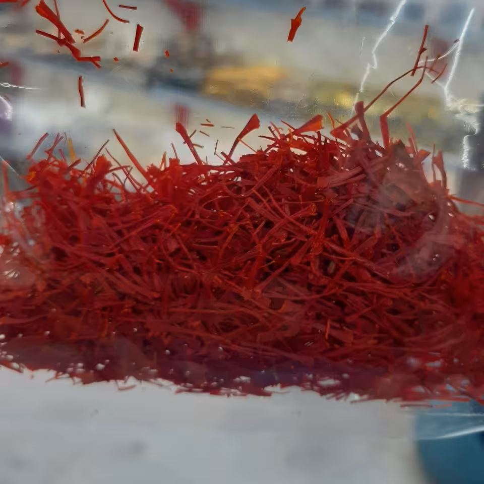 زعفران سرگل ممتاز خراسان درجه یک و خوشرنگ 