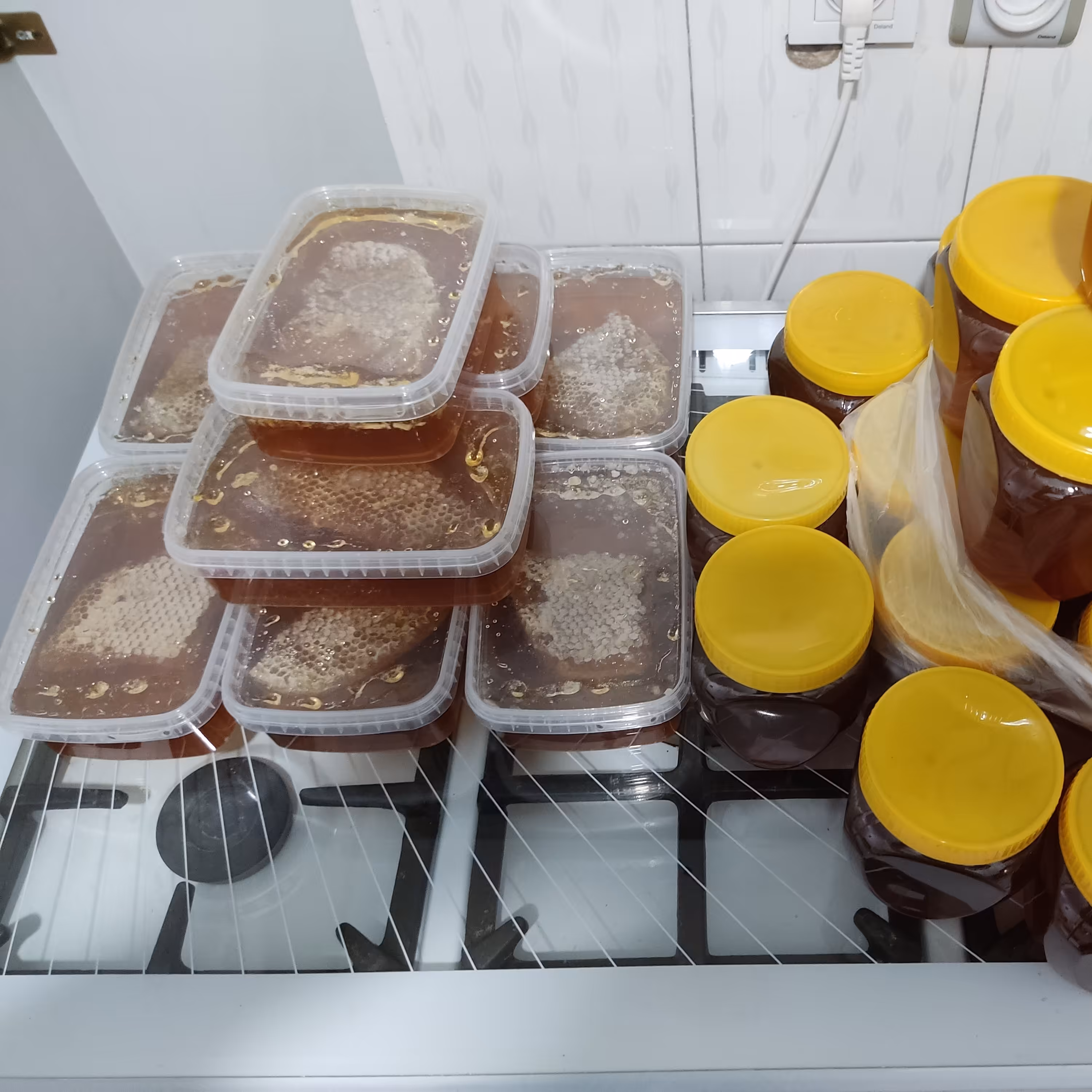 عسل  باموم گون