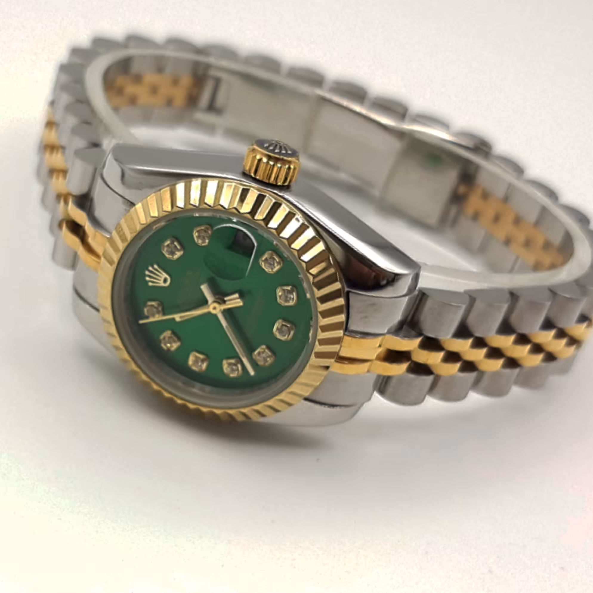 ROLEX
تمام استیل 
ضد حساسیت
موتور ژاپن
شیشه ضد خش
یک سال گارانتی
طراحی زیبا
های کوالیتی