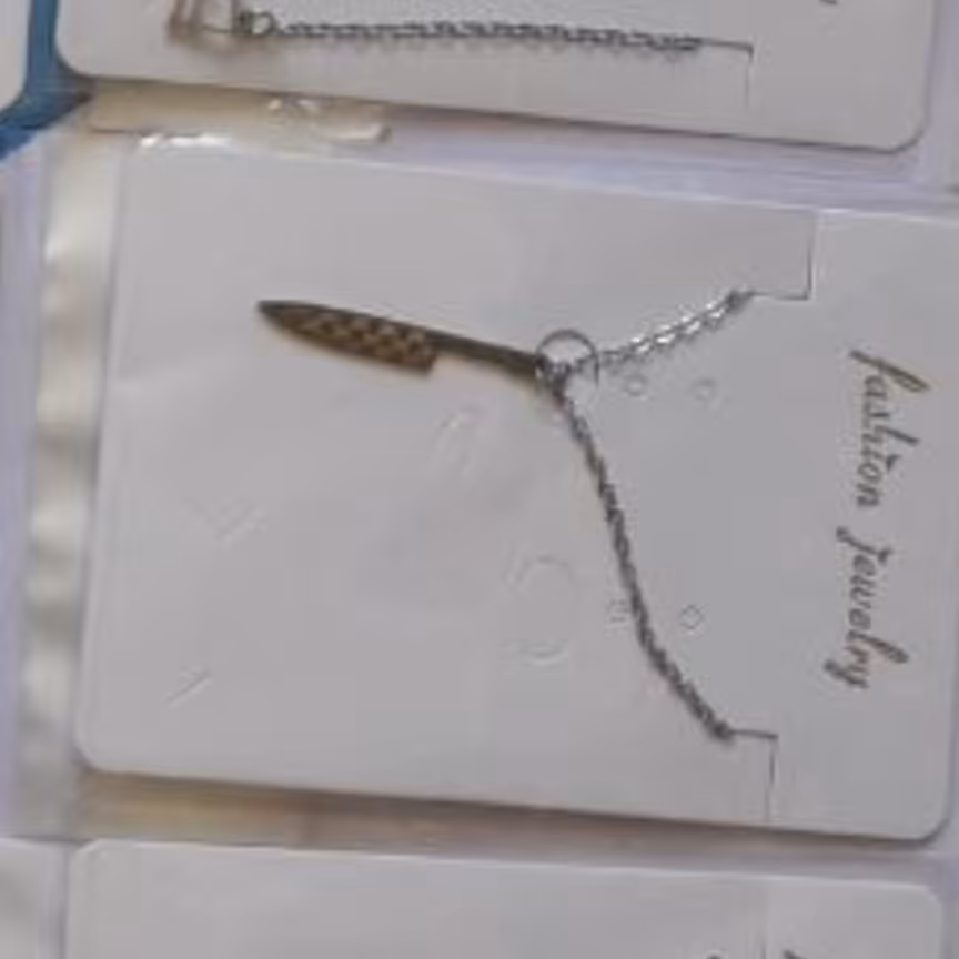 گردنبند استیل طرح چاقو نقره ای 