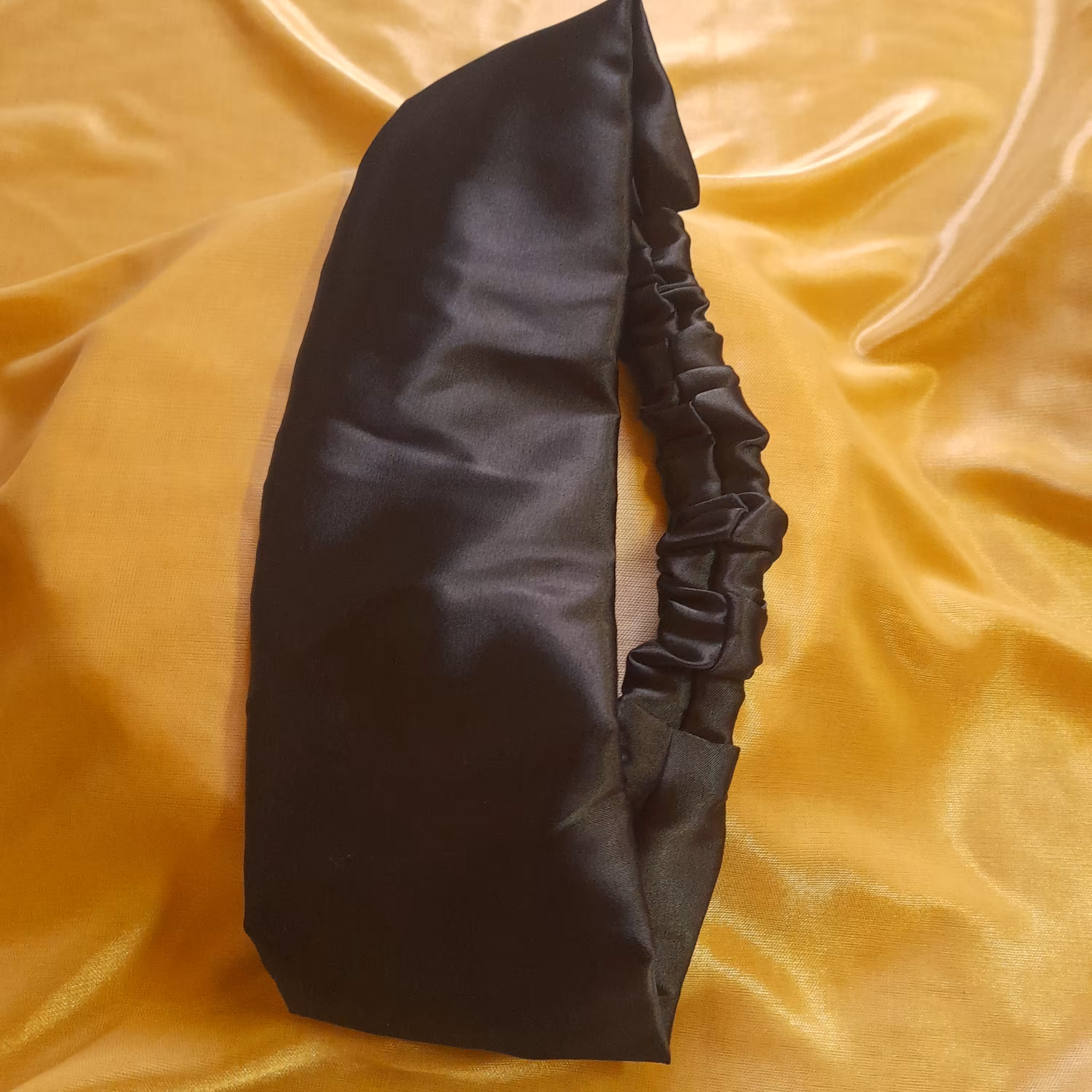 هدبندزنانه ساتن اطلسی جنس مرغوب وباکیفیت رنگ مشکی سایزبزرگ