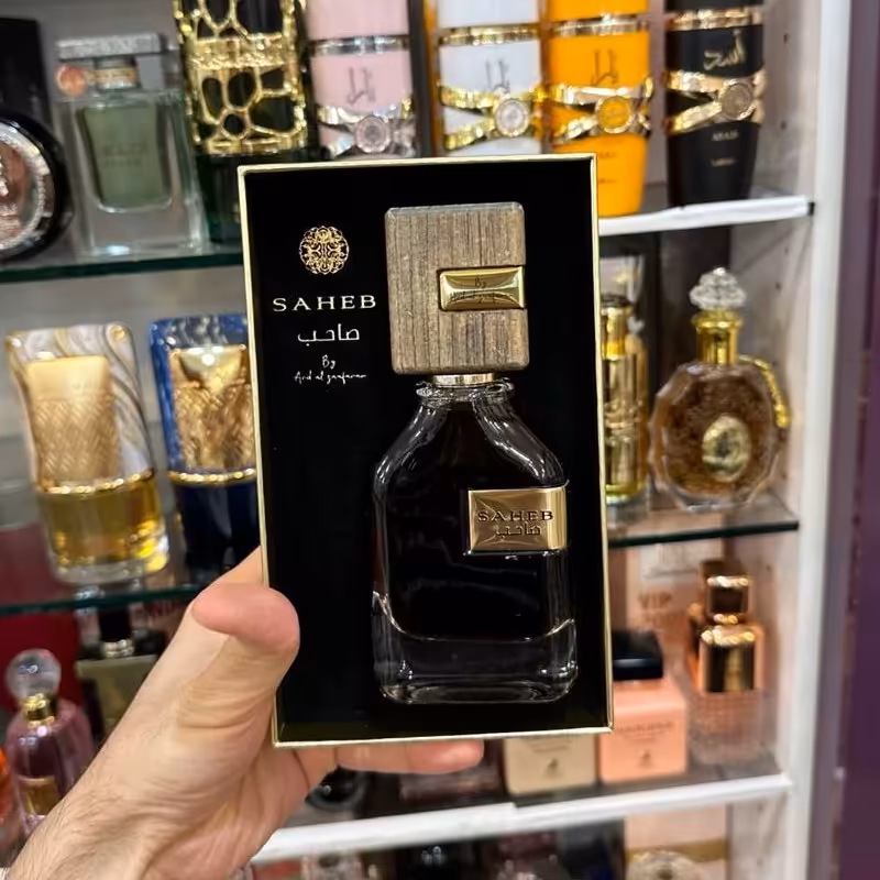 ادکلن صاحب برند ارض الزعفران