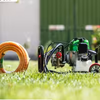 سم پاش زنبه ای پرتابل مد 425 با موتور43سی سی و 25متر شیلنگ