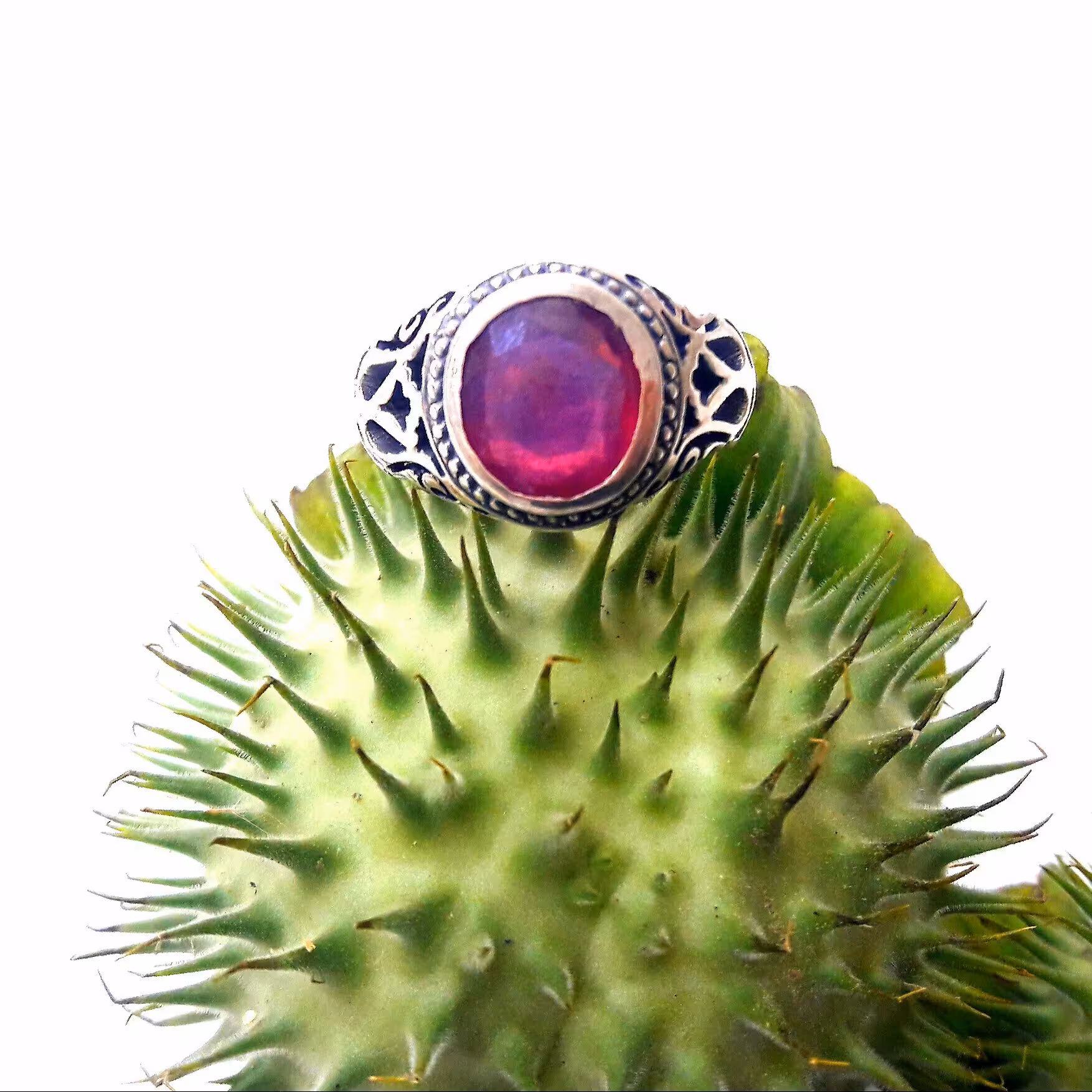 انگشتر نقره مردانه با نگین یاقوت قرمز معدنی آبدار،کاری زیبا و منحصربه فرد،دستساز