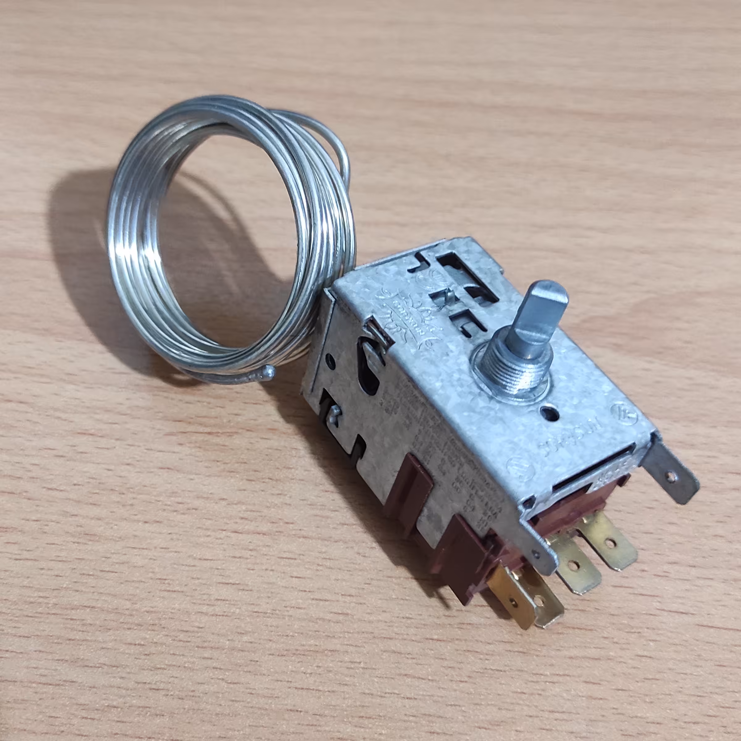 ترموستات فریزری بلو بلند 2077 سوری سان