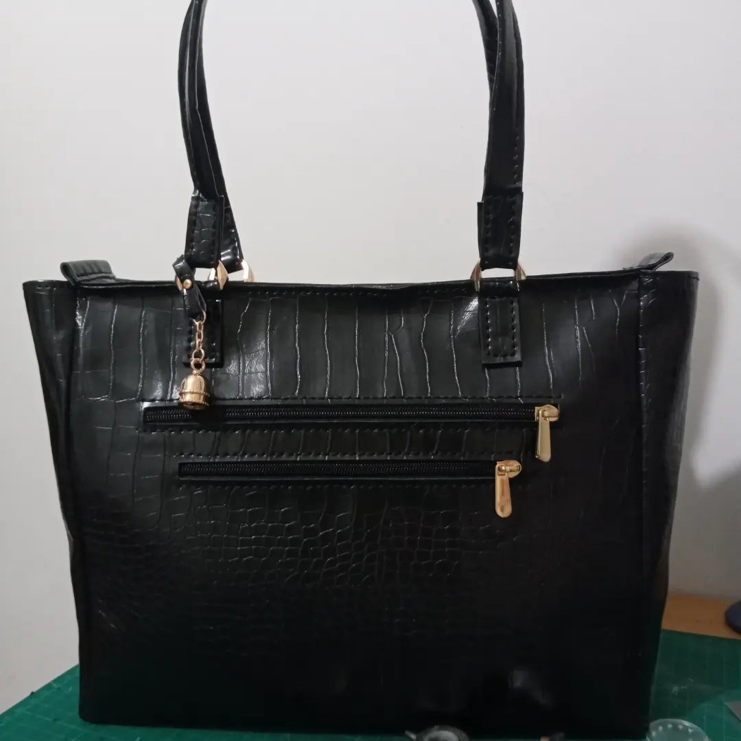 کیف چرم زنانه مدل فرینا