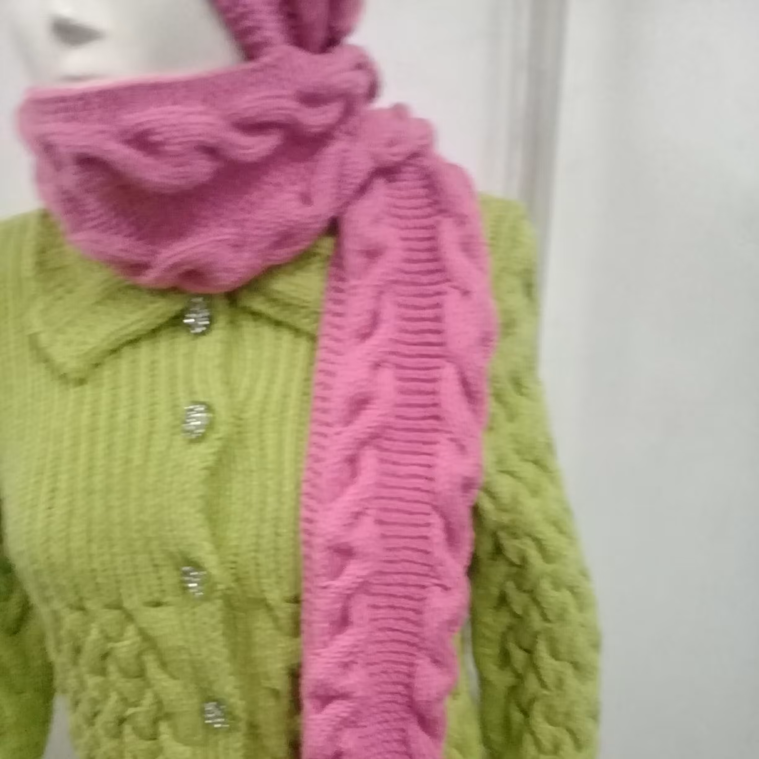 کلاه و شال گردن دست بافت پیچی