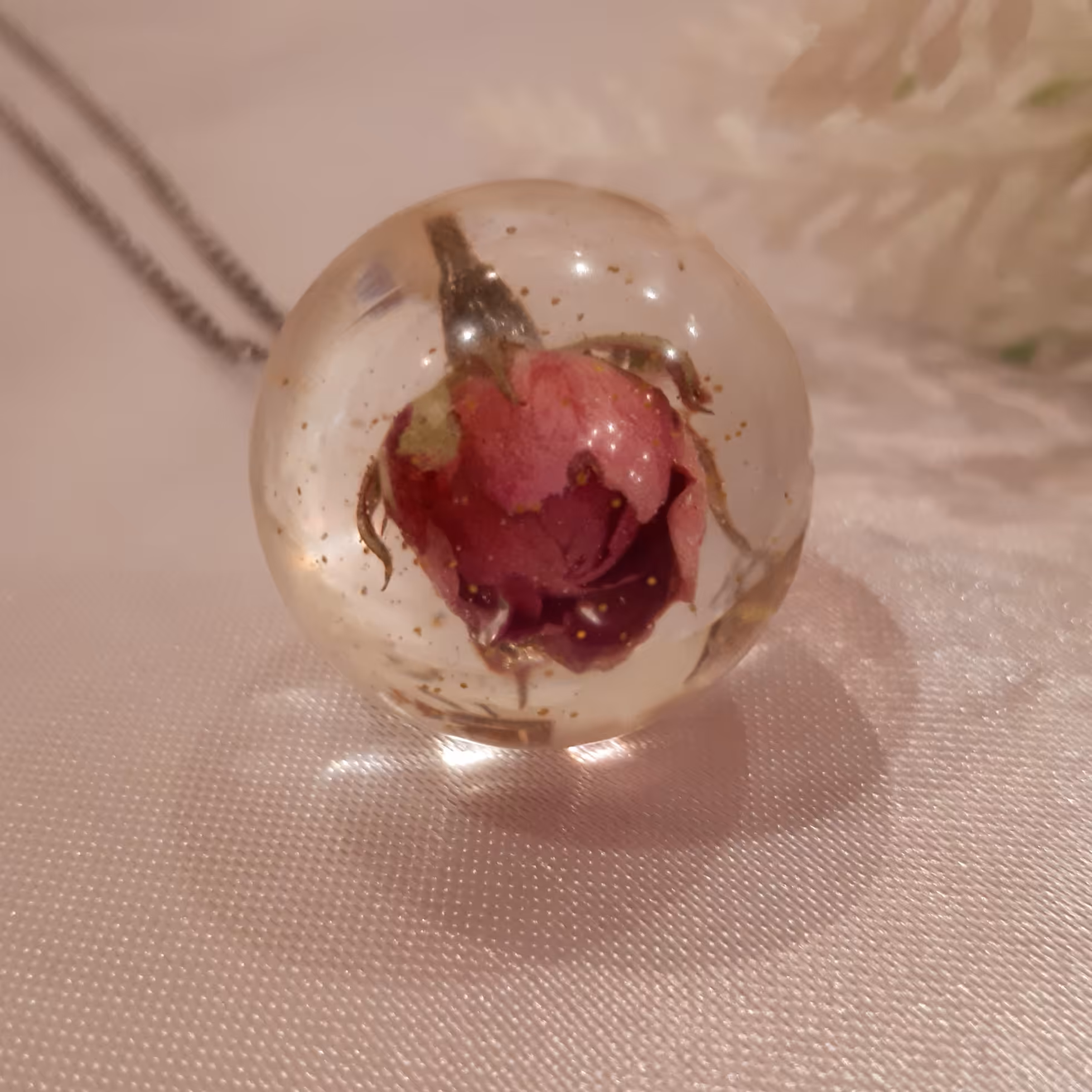 گردنبند یا آویز ماشین رزینی غنچه با زنجیر استیل رنگ ثابت 