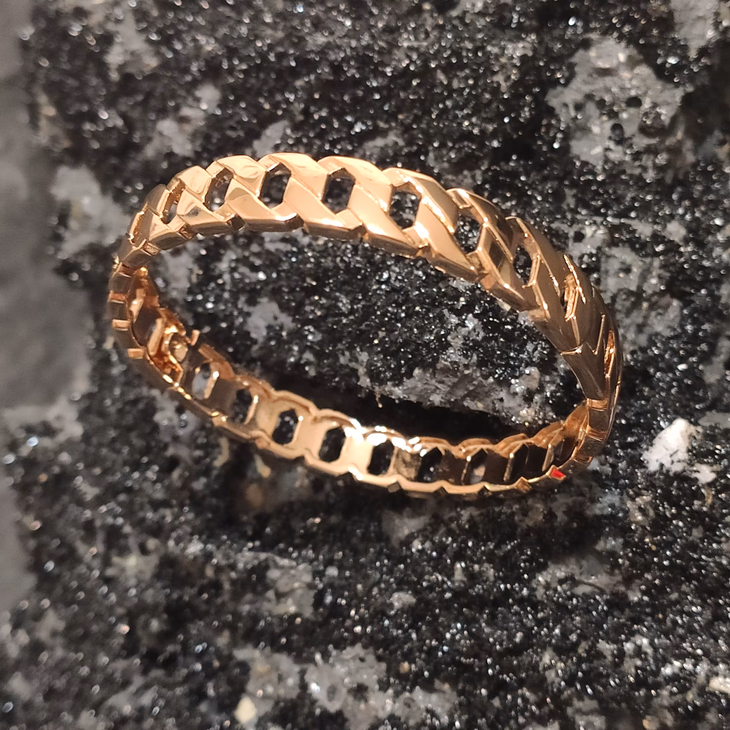 دستبند ژوپینگ خانه فروشگاه سان اکسسوری رنگ ثابت بسیار شیک و زیبا قیمت 290000تومان