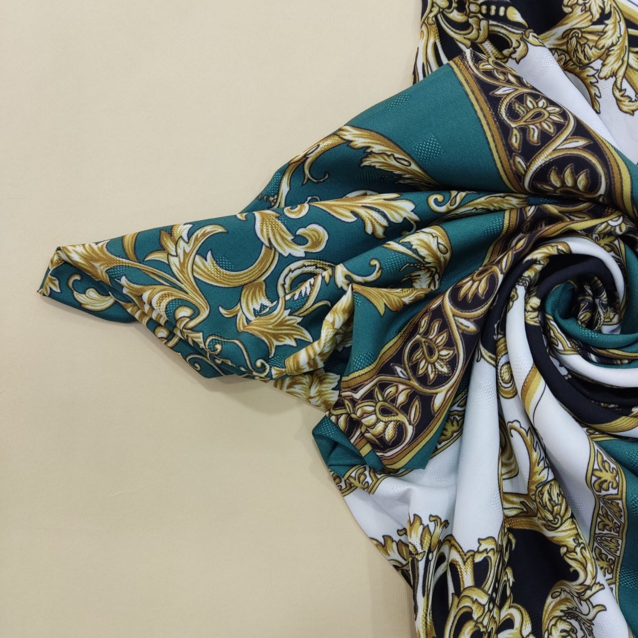روسری نخی ترک دور دست دوز