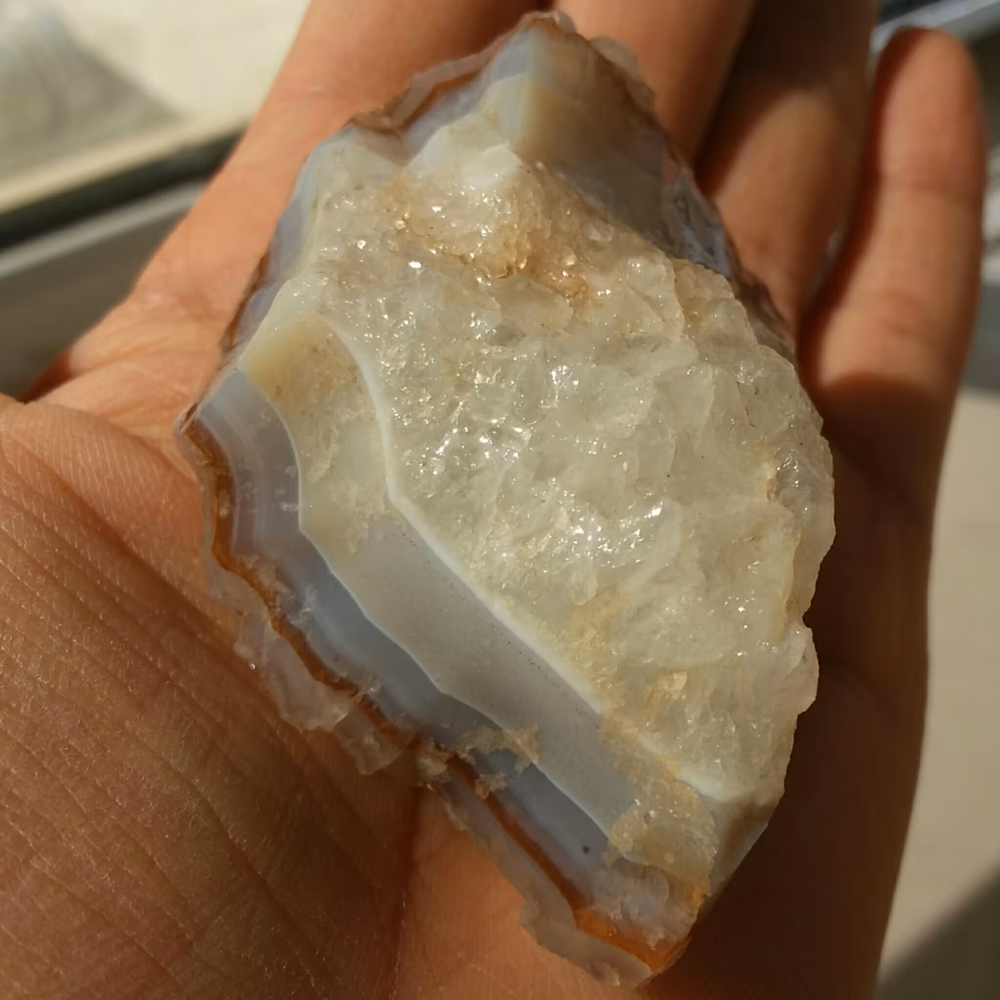 سنگ راف عقیق چند پوست به همراه ژئود محشر شاهکار خلقت کاملا طبیعی خاااااص
دیدنییی