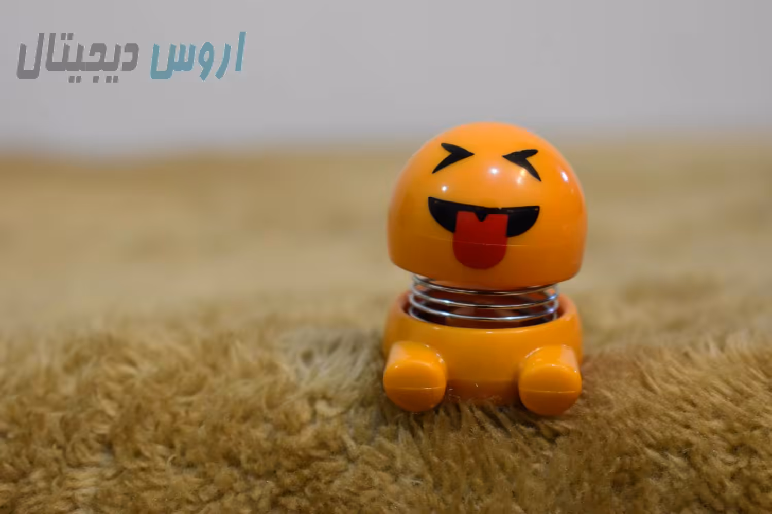 عروسک ایموجی فنردار کوچک مدل P-02