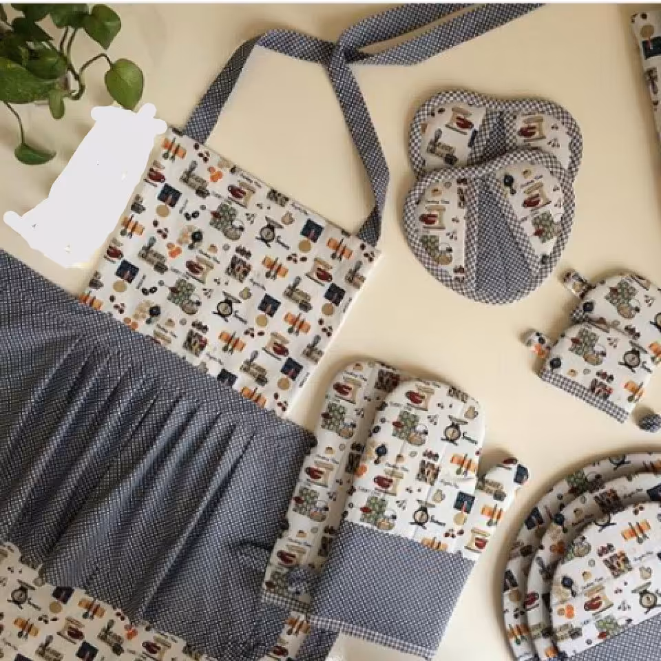 پیشبند و دستگیره قلبی و دستکش فر و دمکنی