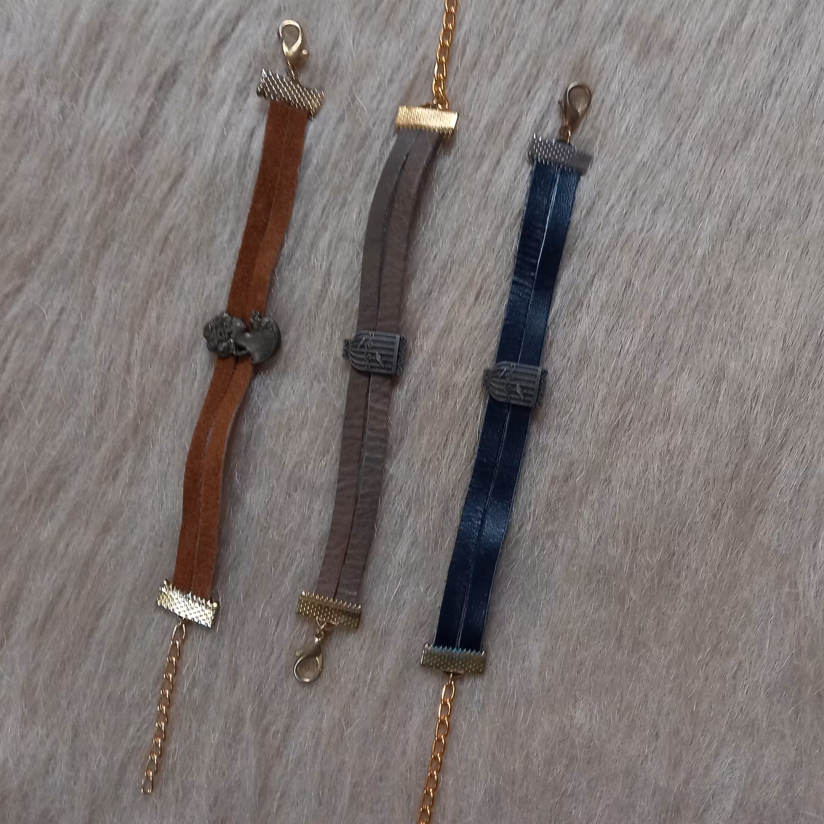 دستبند چرم طبیعی 