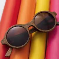 عینک آلفِرِدو ، ساخته شده با چوب گردو  (Narsis)