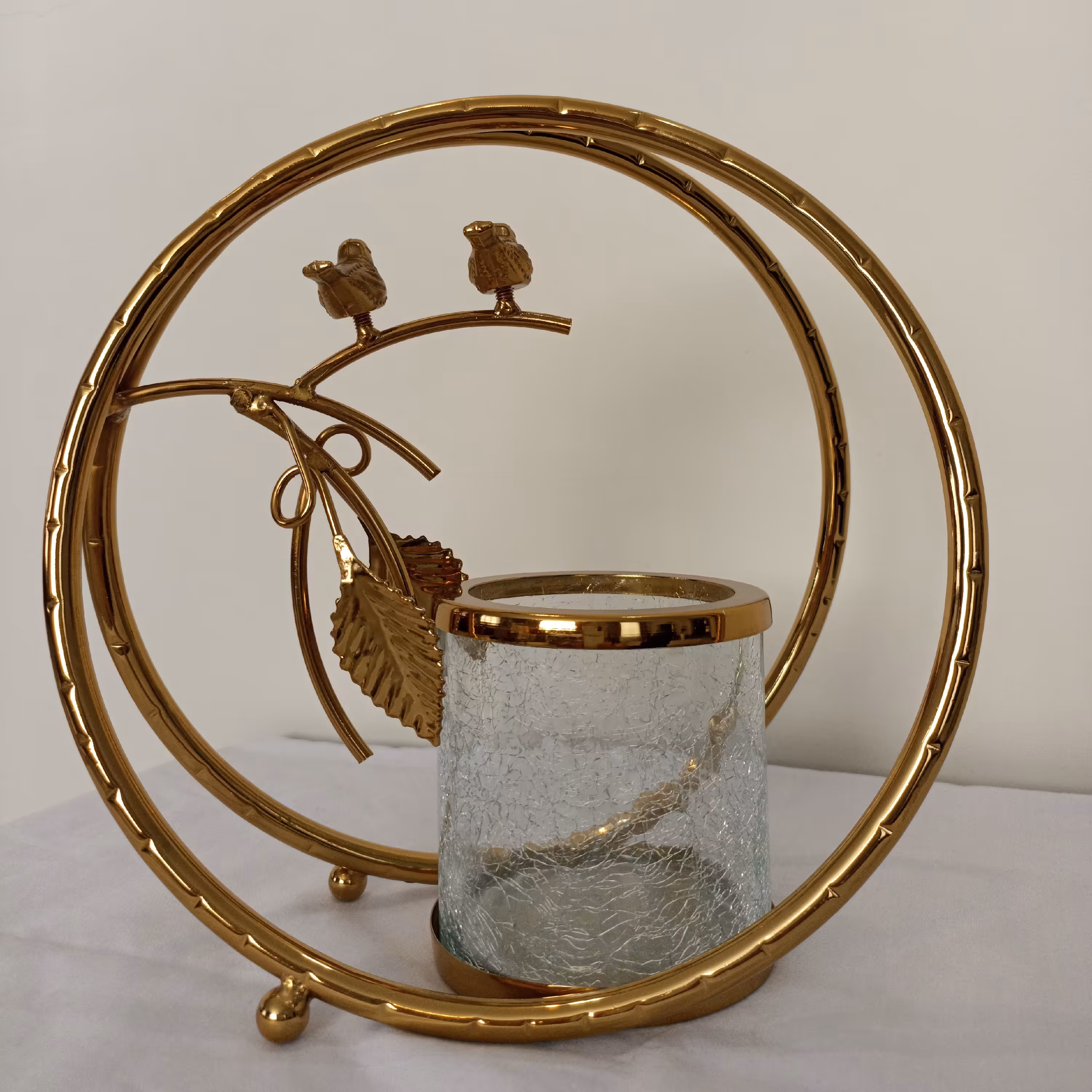 شمعدان مدل گرد پرنده طلایی                      