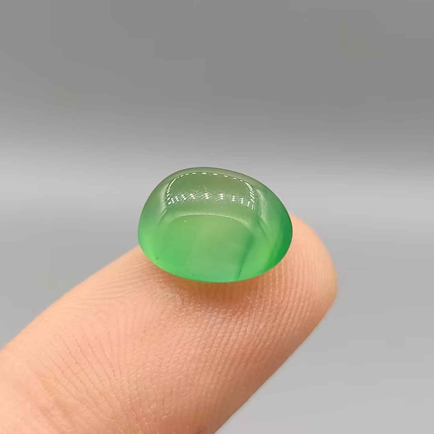 عقیق سبز آبدار طبیعی لامپی طوق دار 