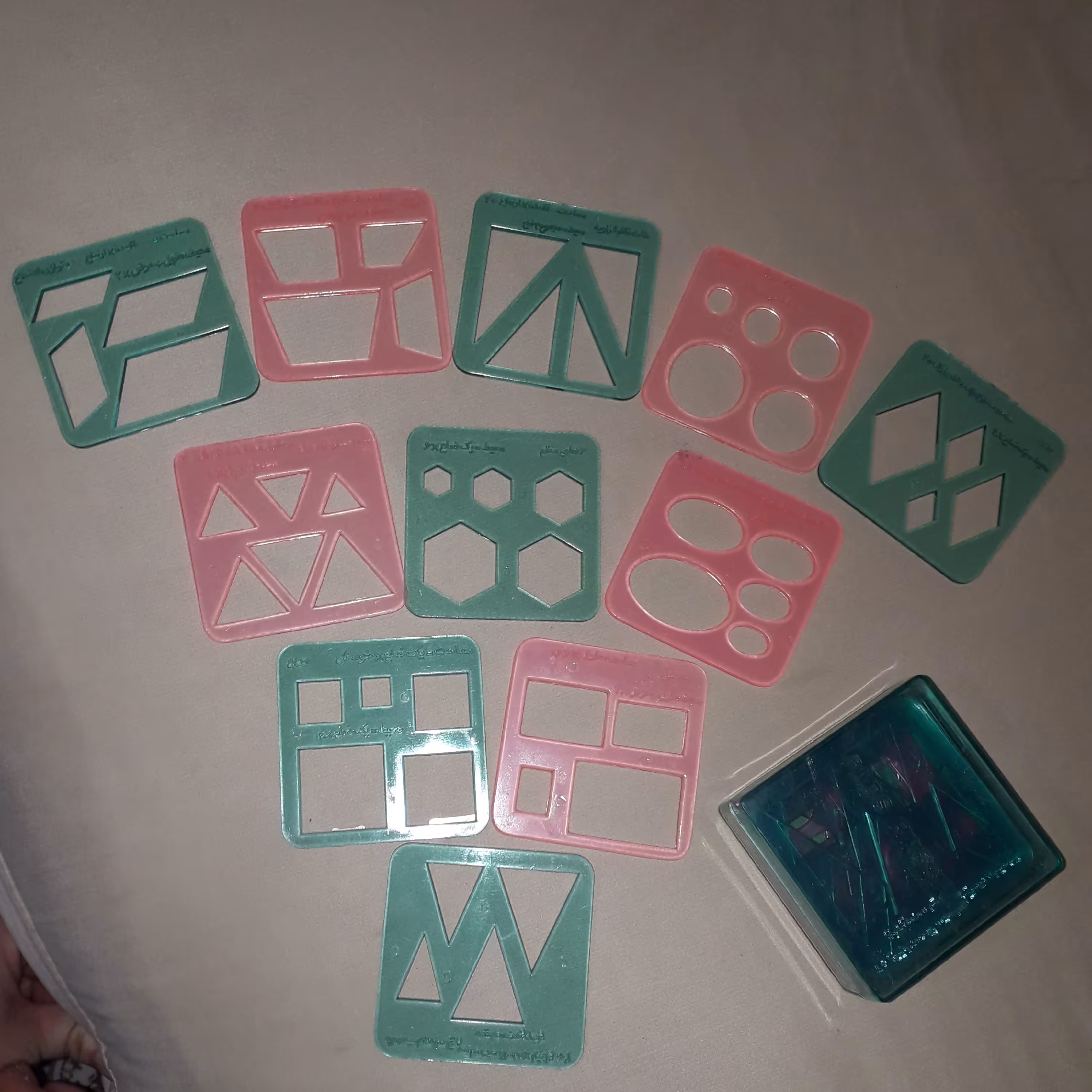 مجمع اشکال هندسی پلاستیکی بادرجه کیفیت ممتاز به همراه جعبه