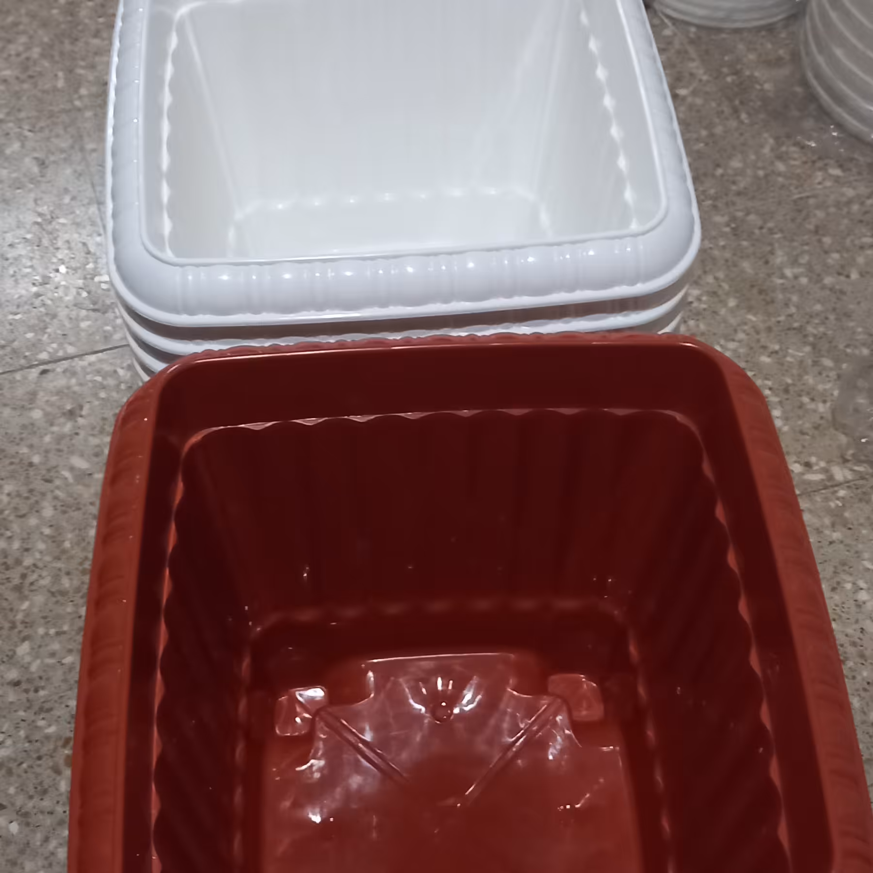 گلدان باکس مربع 40  قهوه ای و سفید 10 عددی (پس کرایه)